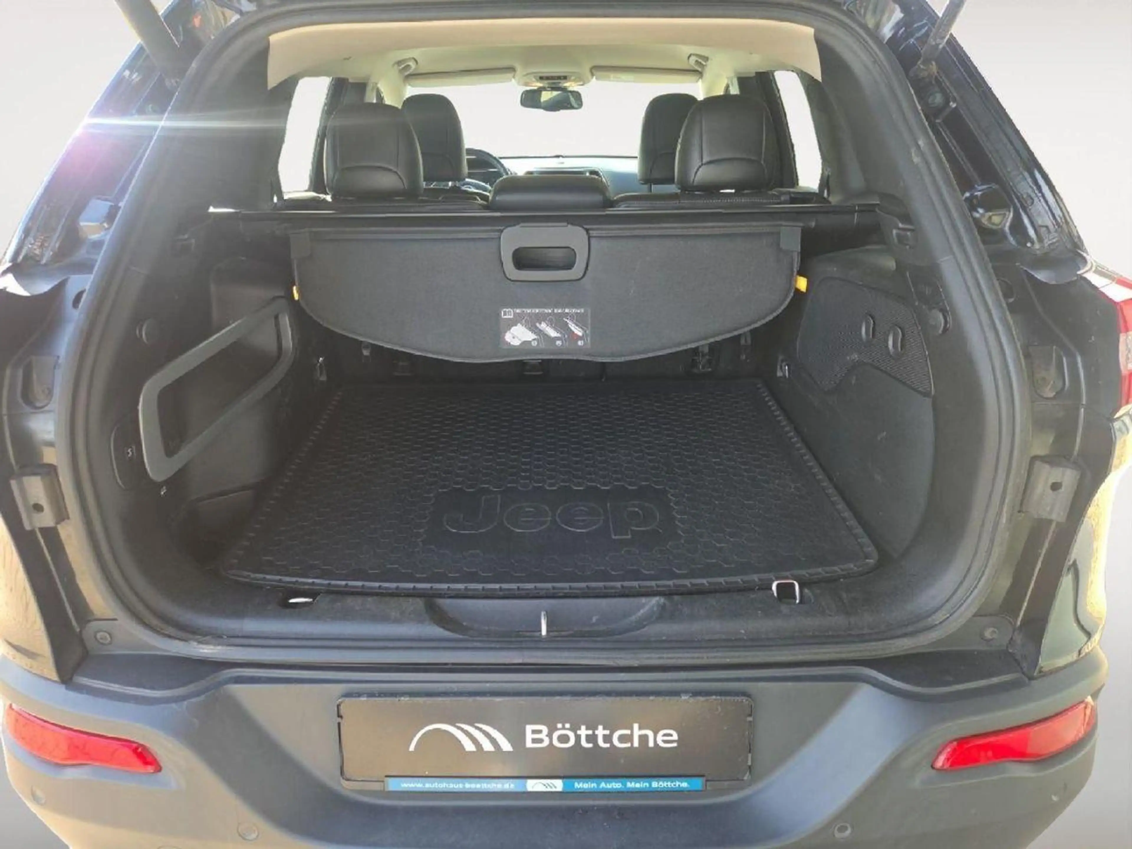 Jeep Cherokee Limi. 4WD 2.2 M-Jet AT/Xenon/SH/Klima-nur an Händl — photo 15