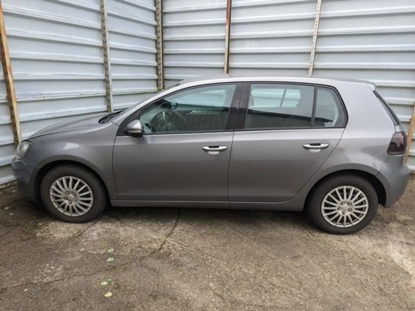 Volkswagen Golf VI 1.4 Trendline*Klima*4 Türig* Gris - 2