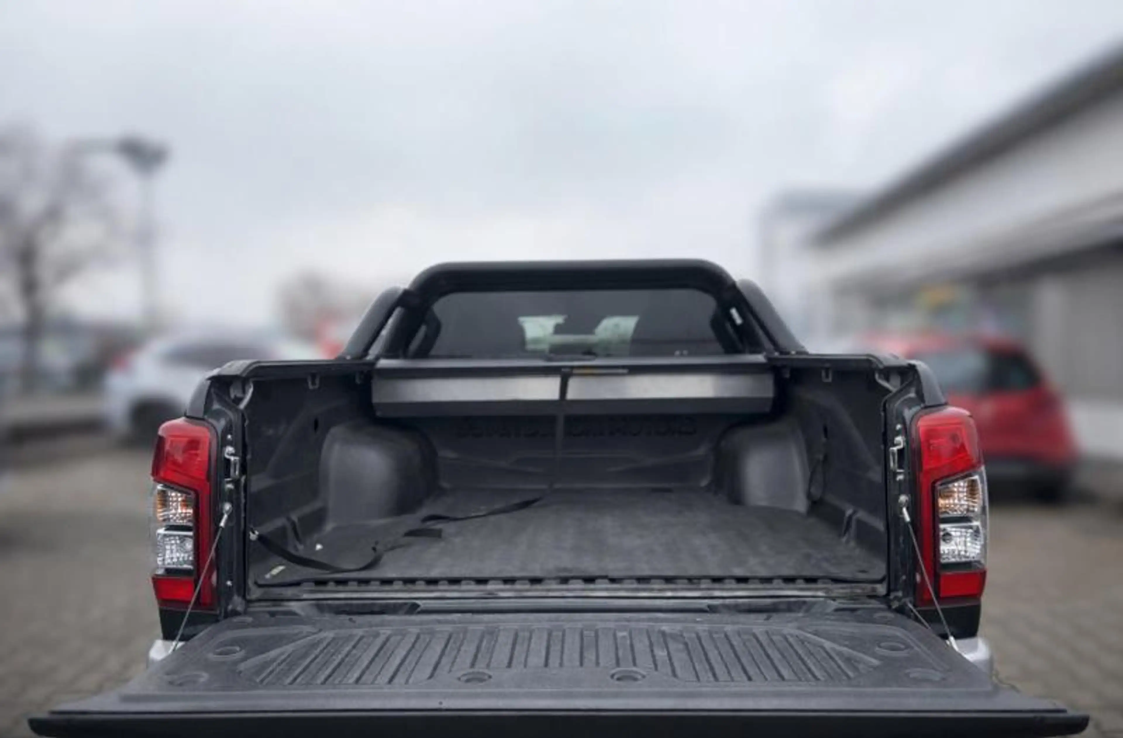 Mitsubishi L200 Doppelkabine 4WD Automatik wenig km! — photo 4