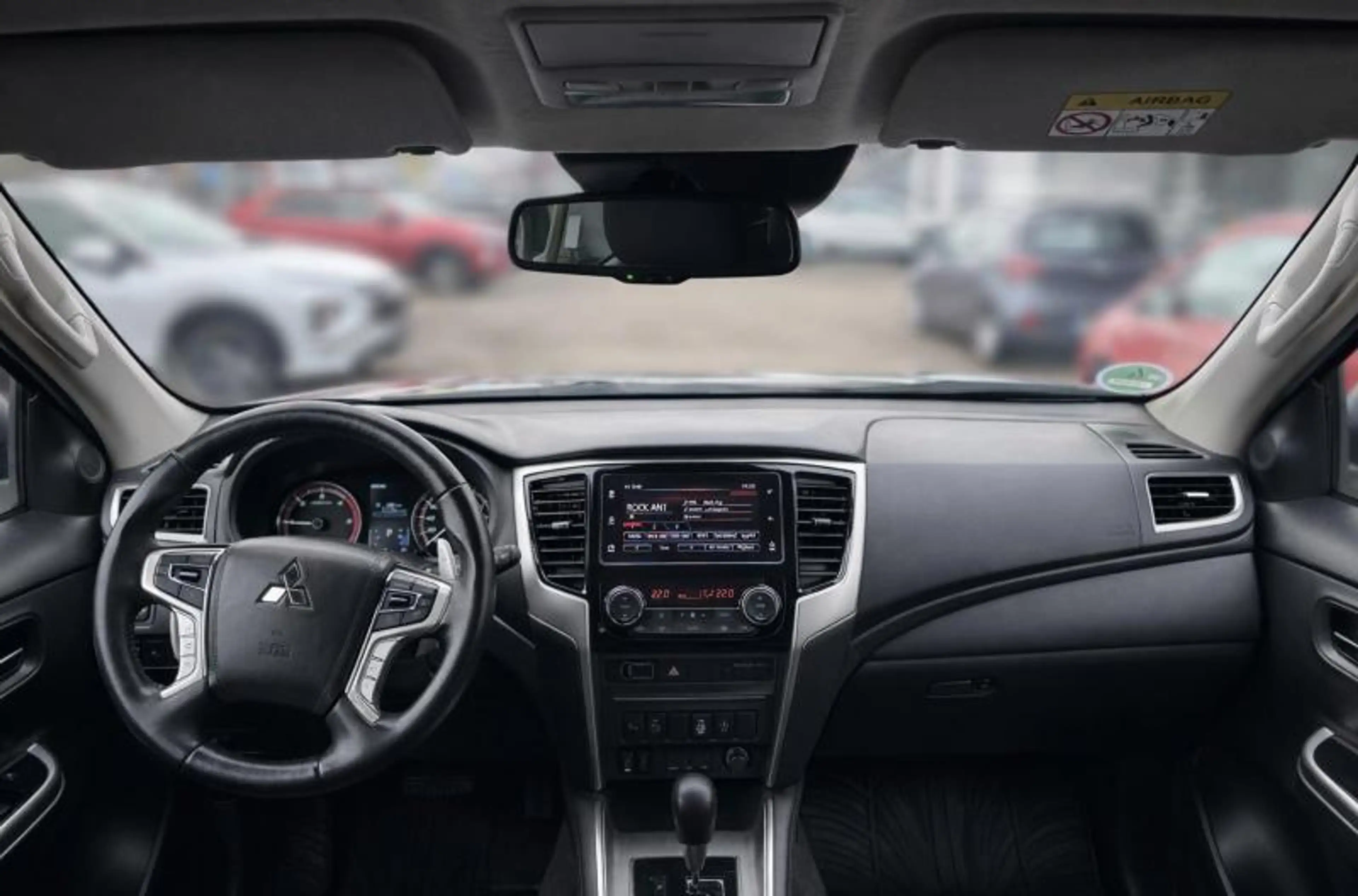 Mitsubishi L200 Doppelkabine 4WD Automatik wenig km! — photo 5