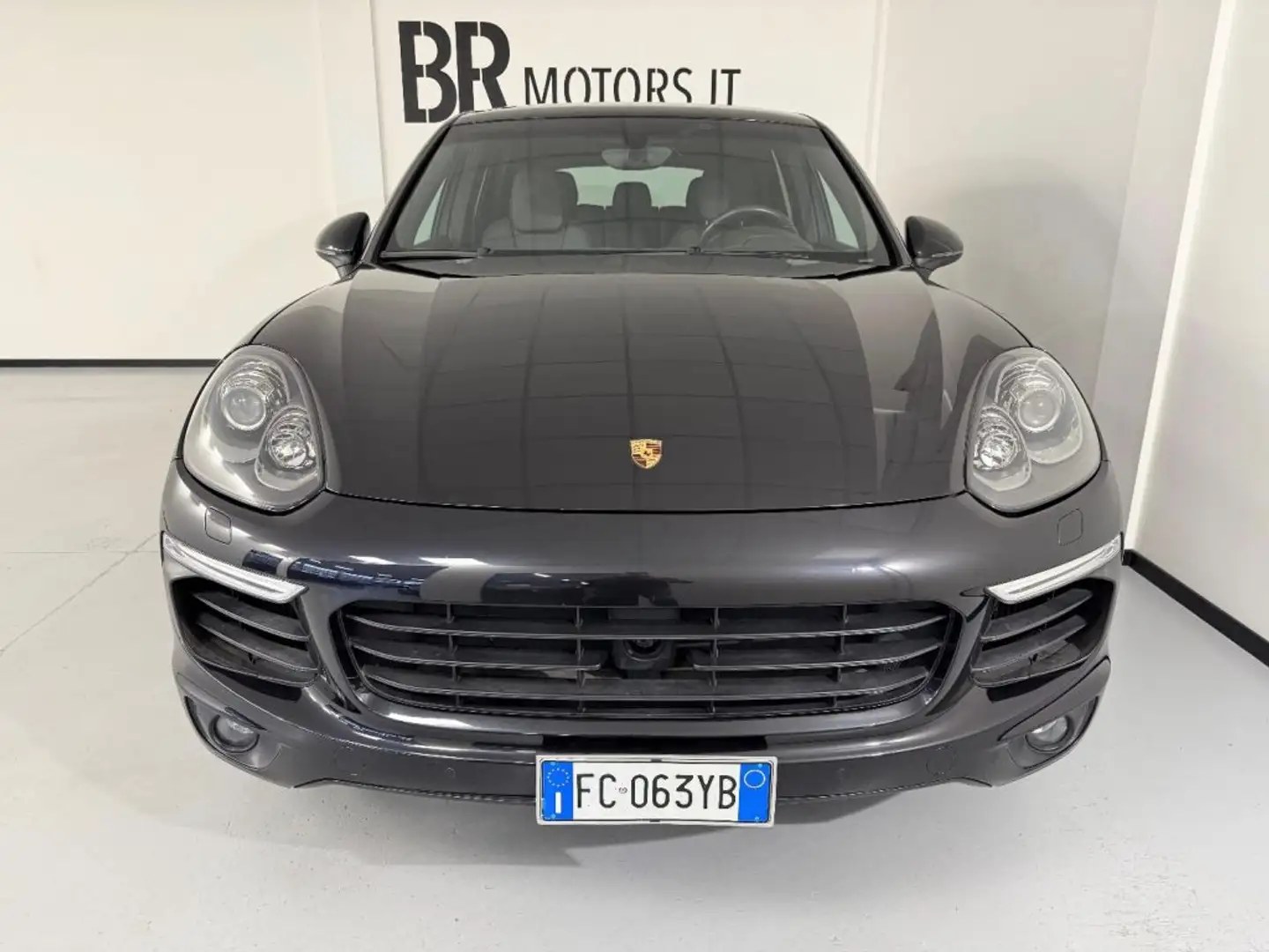 Porsche Cayenne 3.0 Diesel Nero - 2
