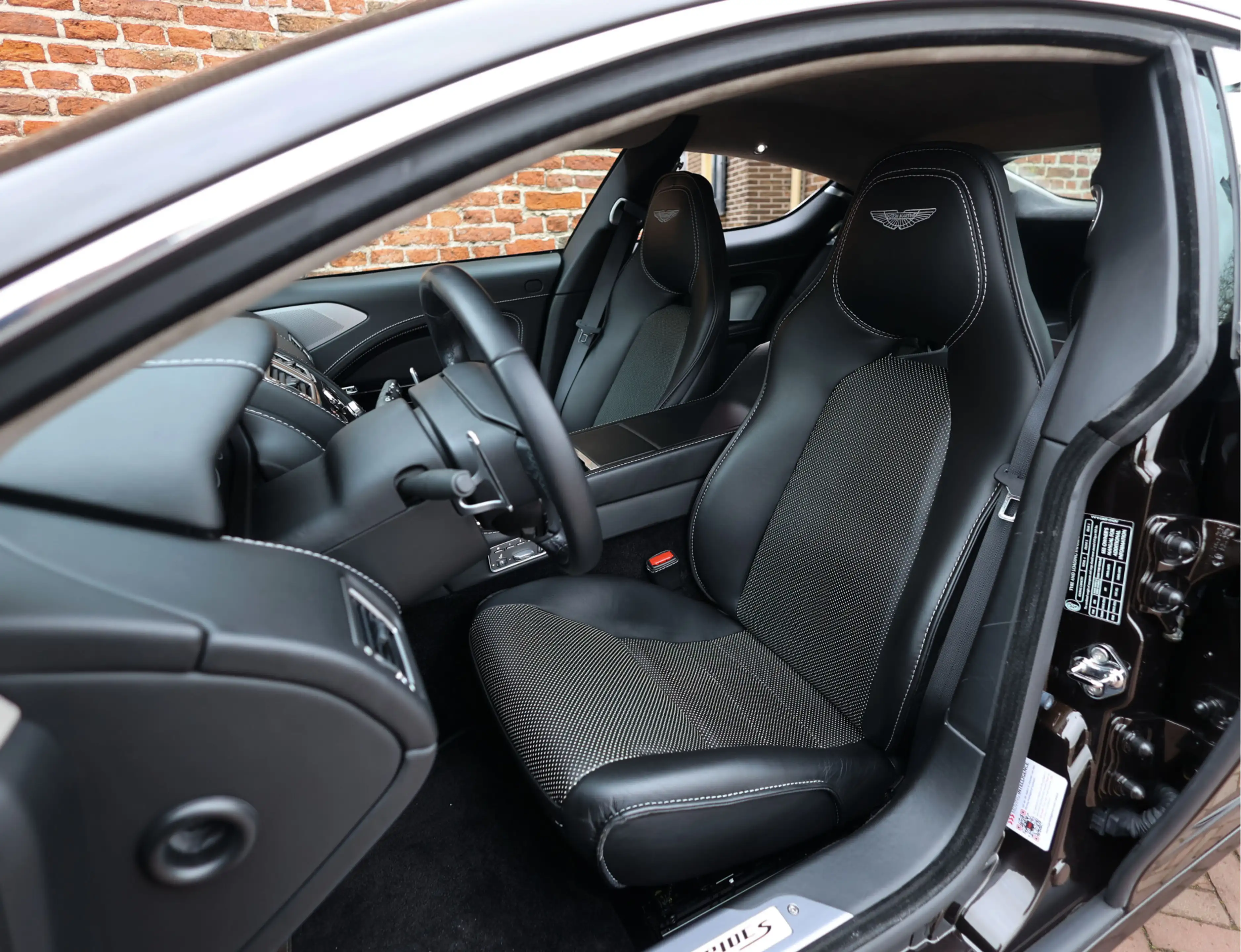 Aston Martin Rapide 6.0 V12 S | Marron Black - Collectable — photo 26