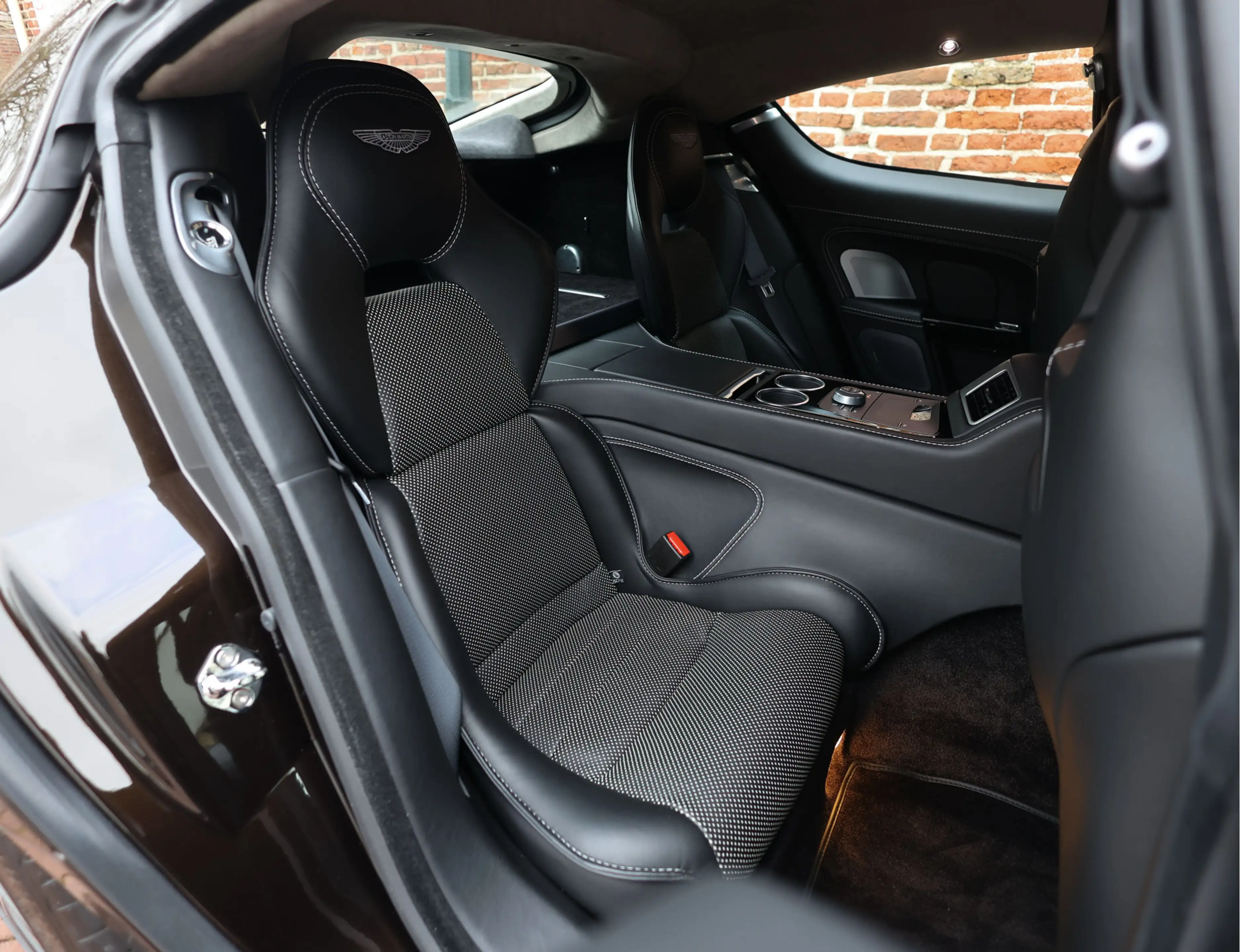 Aston Martin Rapide 6.0 V12 S | Marron Black - Collectable — photo 29