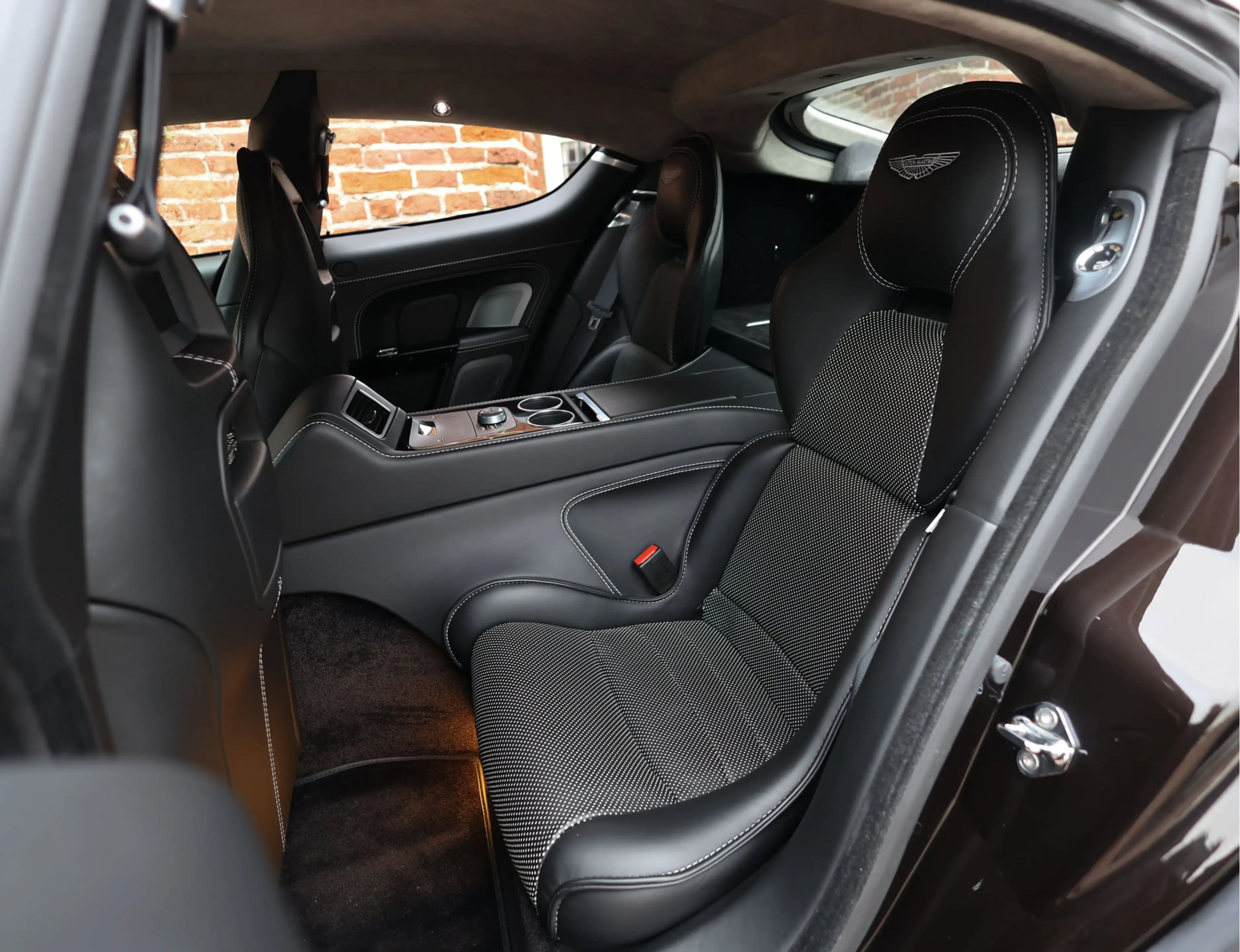 Aston Martin Rapide 6.0 V12 S | Marron Black - Collectable — photo 32