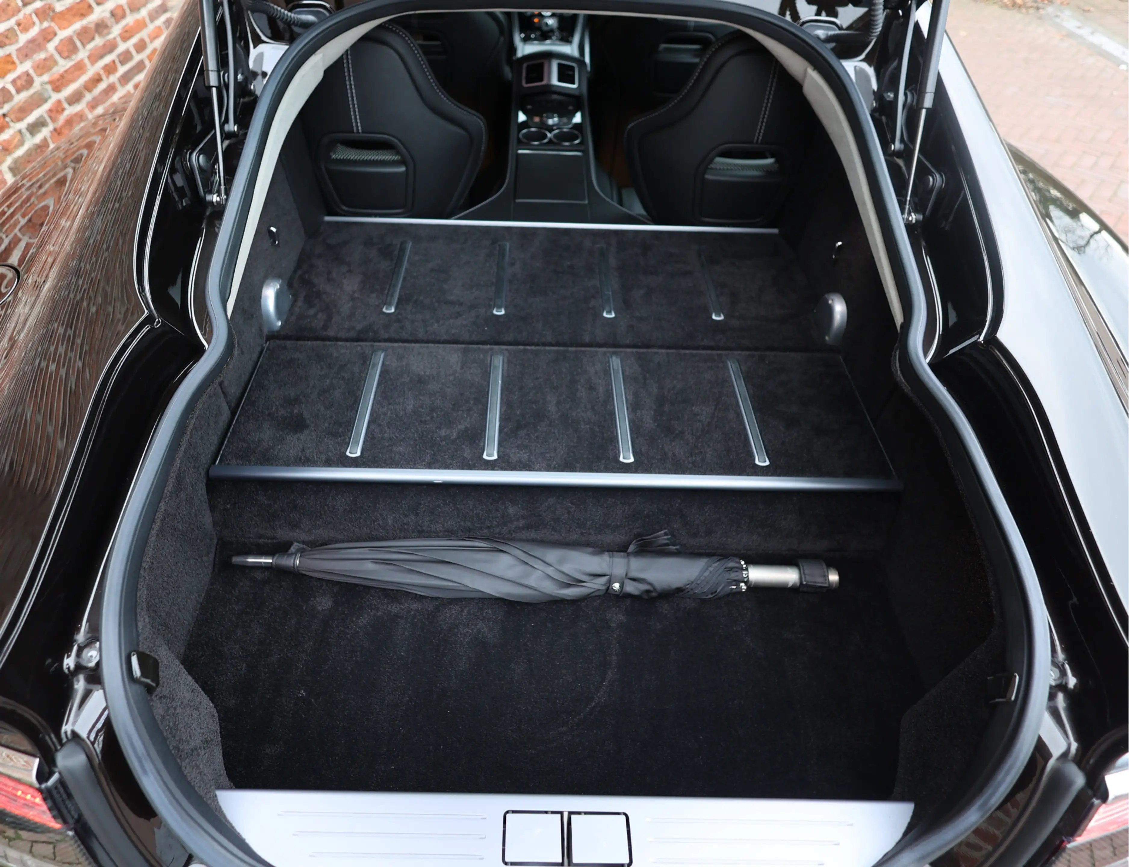 Aston Martin Rapide 6.0 V12 S | Marron Black - Collectable — photo 48