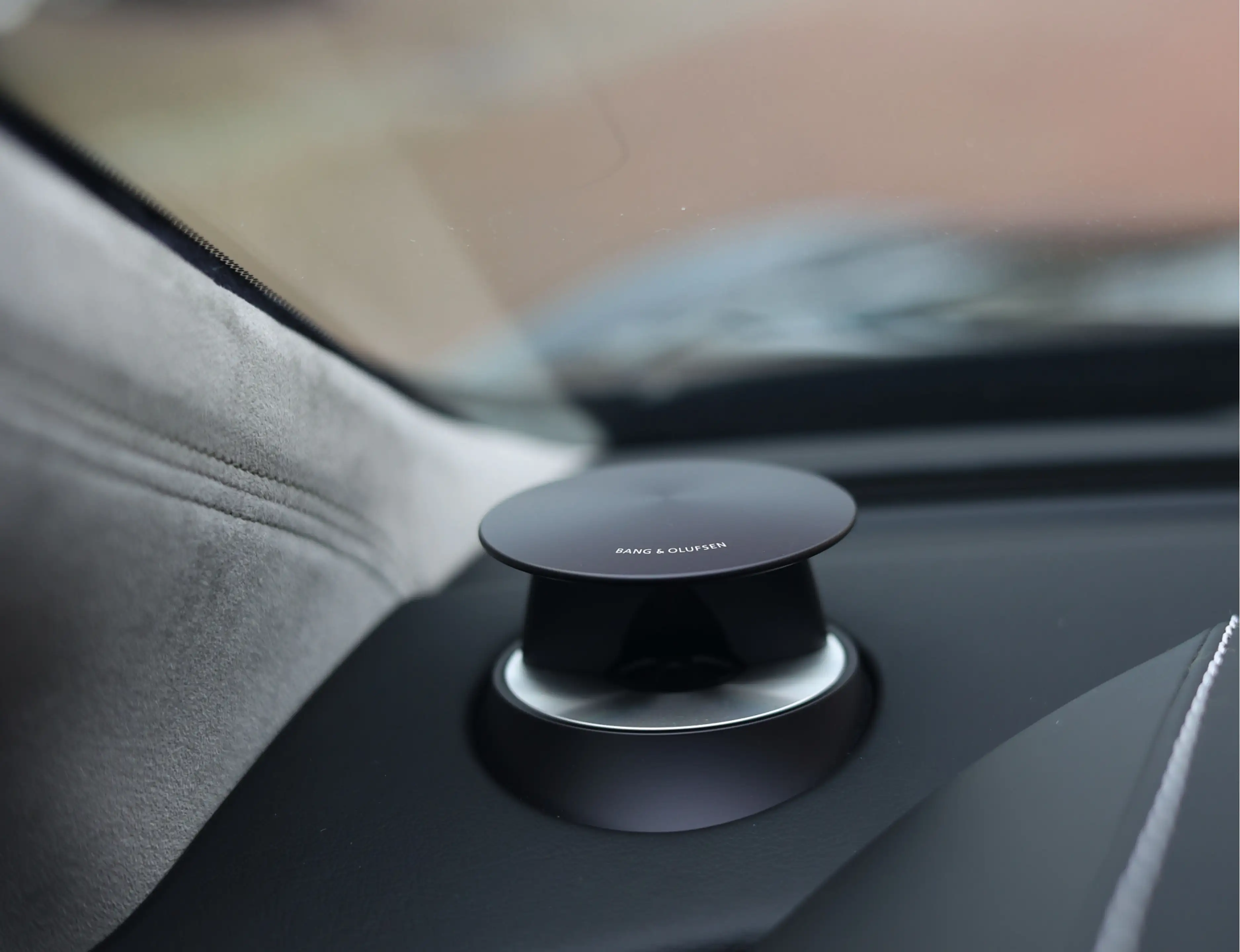 Aston Martin Rapide 6.0 V12 S | Marron Black - Collectable — photo 41