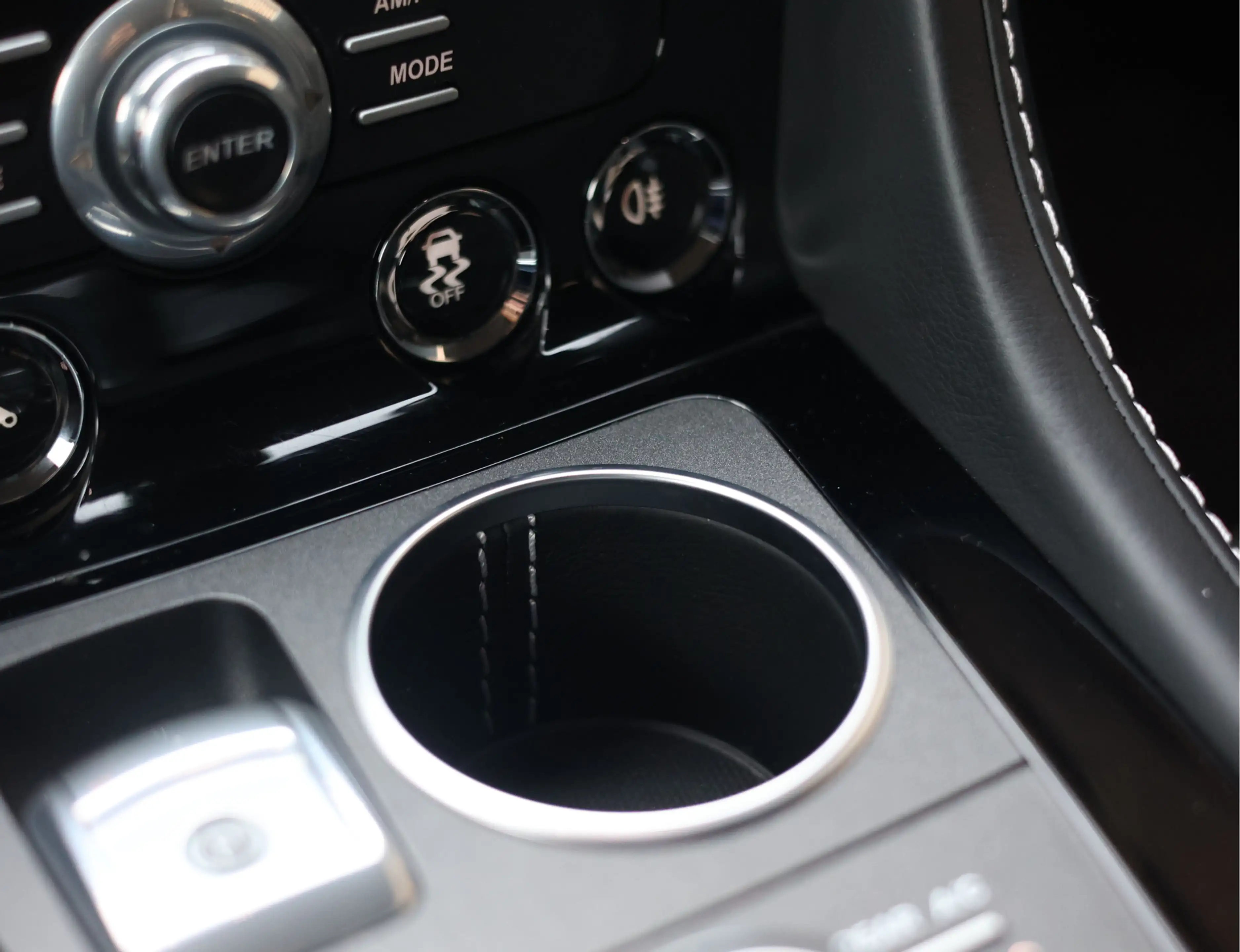 Aston Martin Rapide 6.0 V12 S | Marron Black - Collectable — photo 44