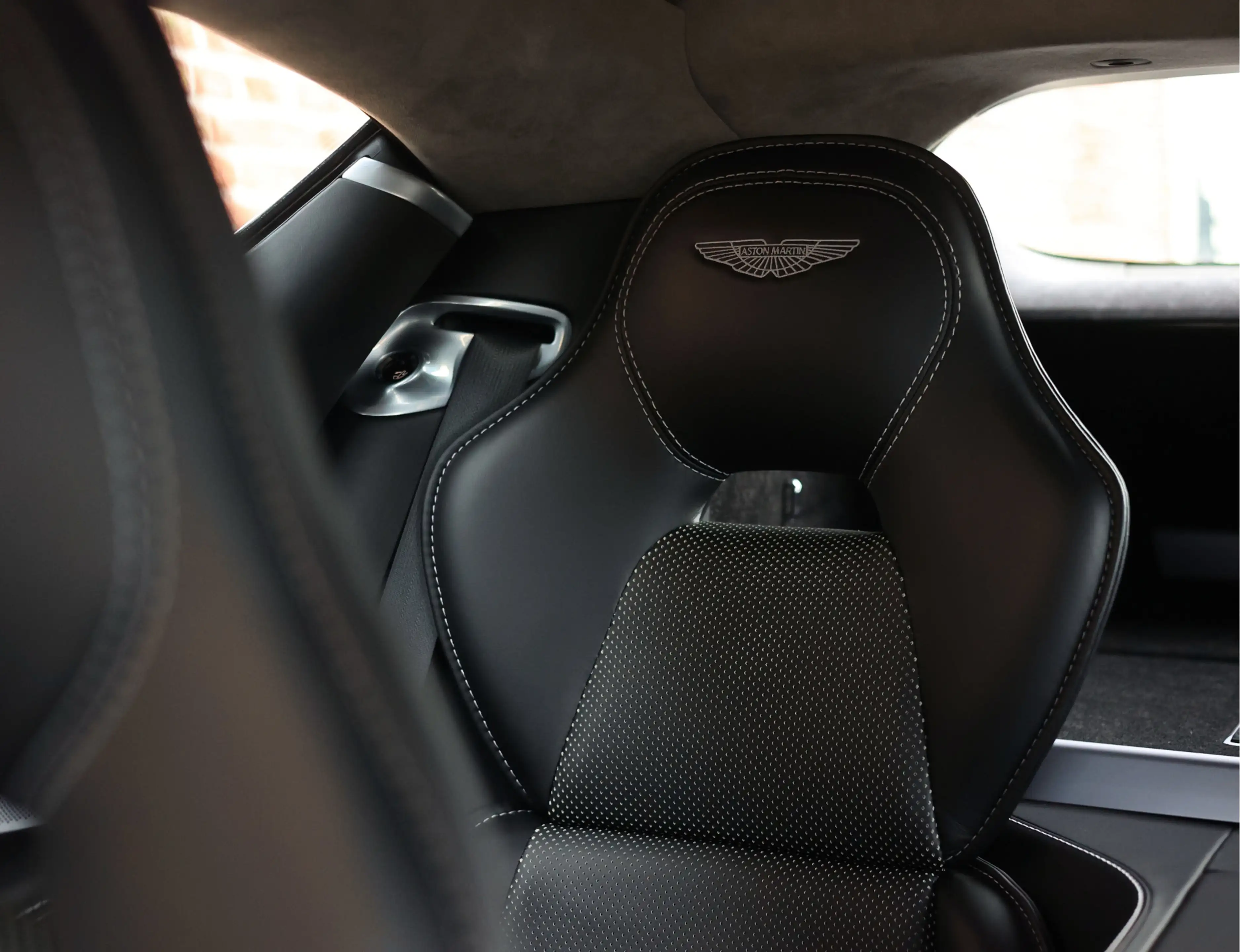 Aston Martin Rapide 6.0 V12 S | Marron Black - Collectable — photo 31