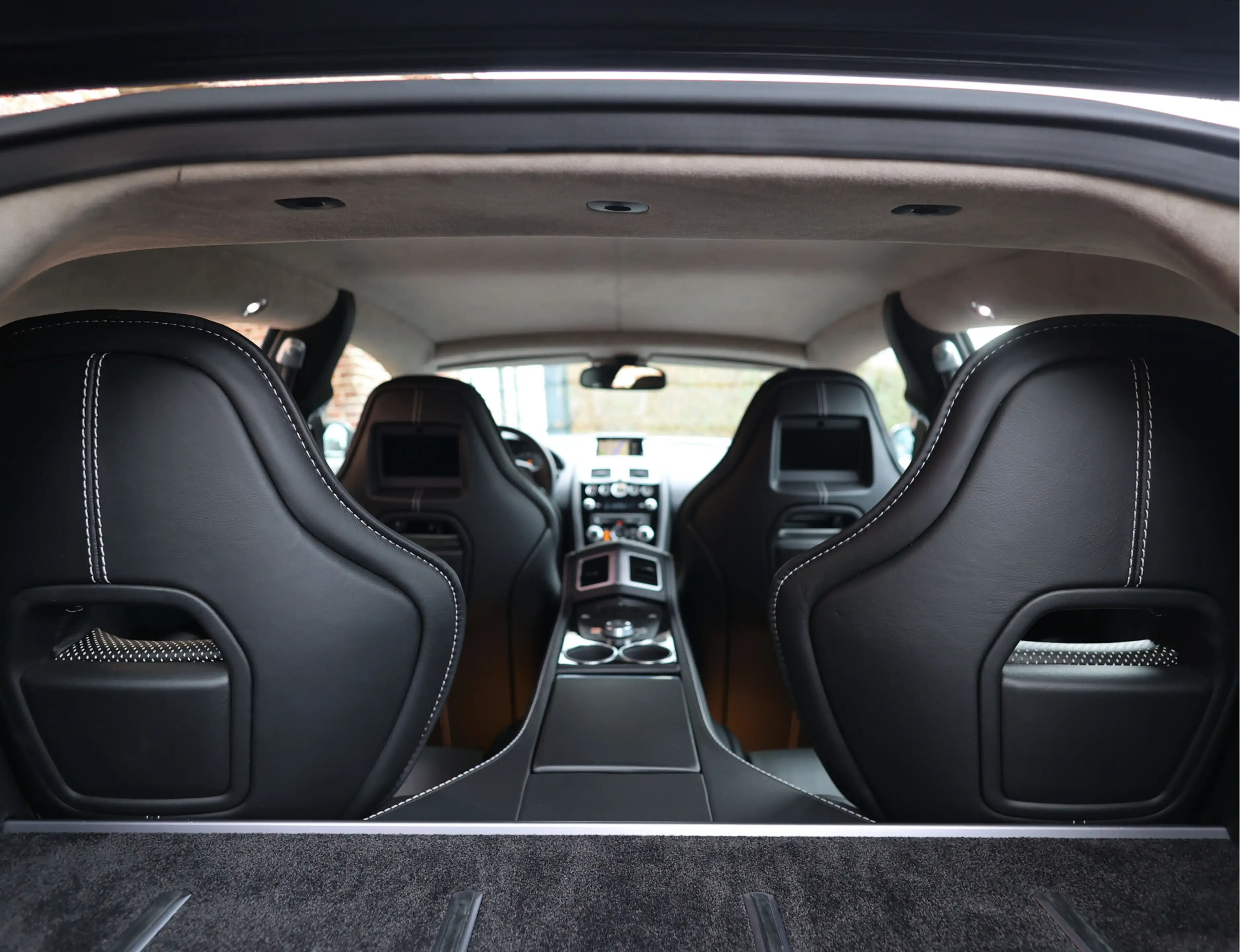 Aston Martin Rapide 6.0 V12 S | Marron Black - Collectable — photo 37