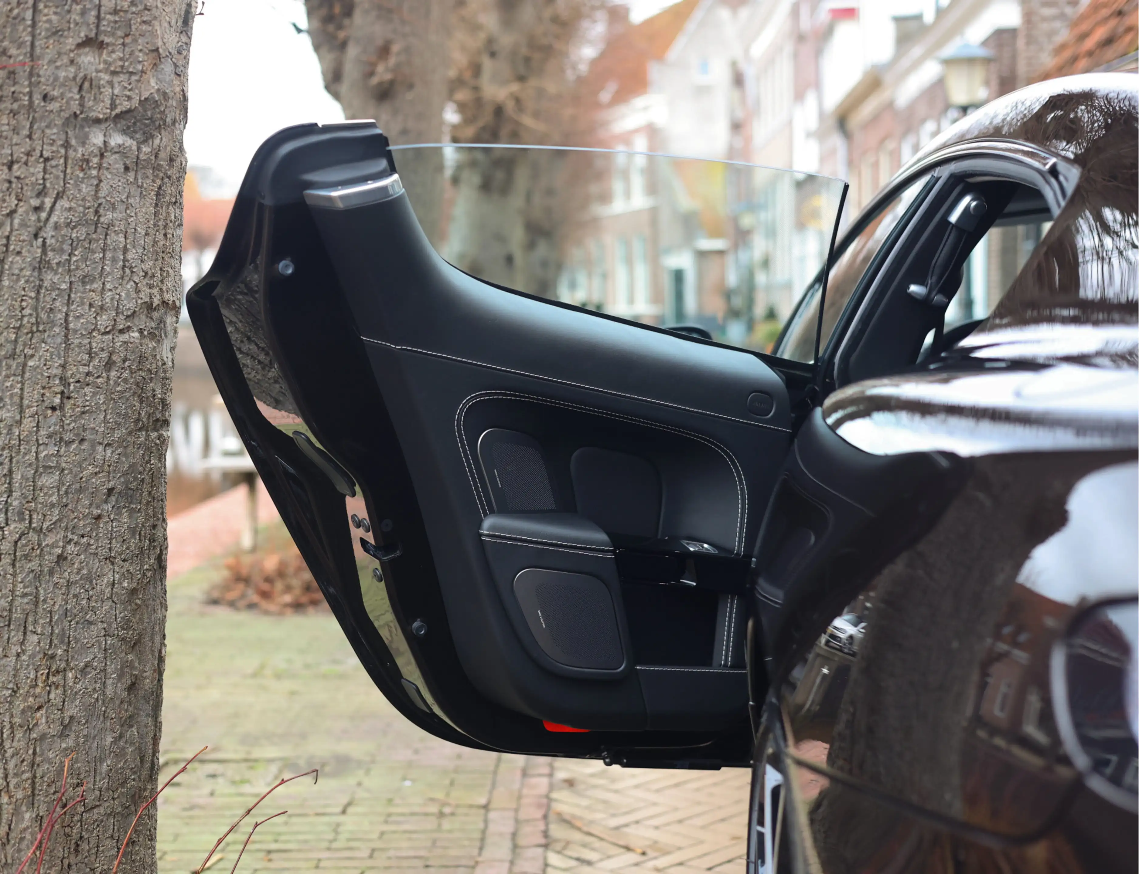 Aston Martin Rapide 6.0 V12 S | Marron Black - Collectable — photo 33