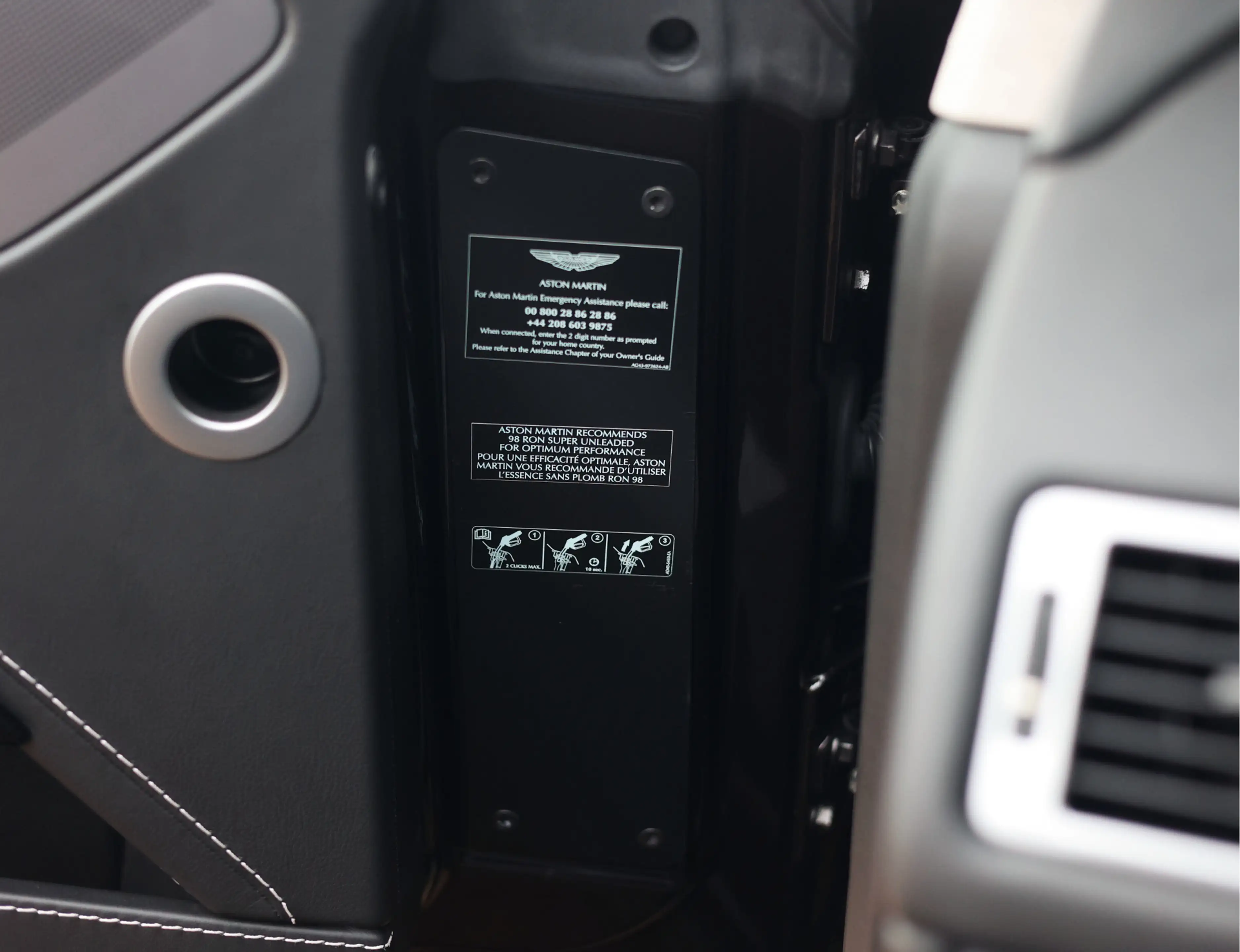 Aston Martin Rapide 6.0 V12 S | Marron Black - Collectable — photo 35
