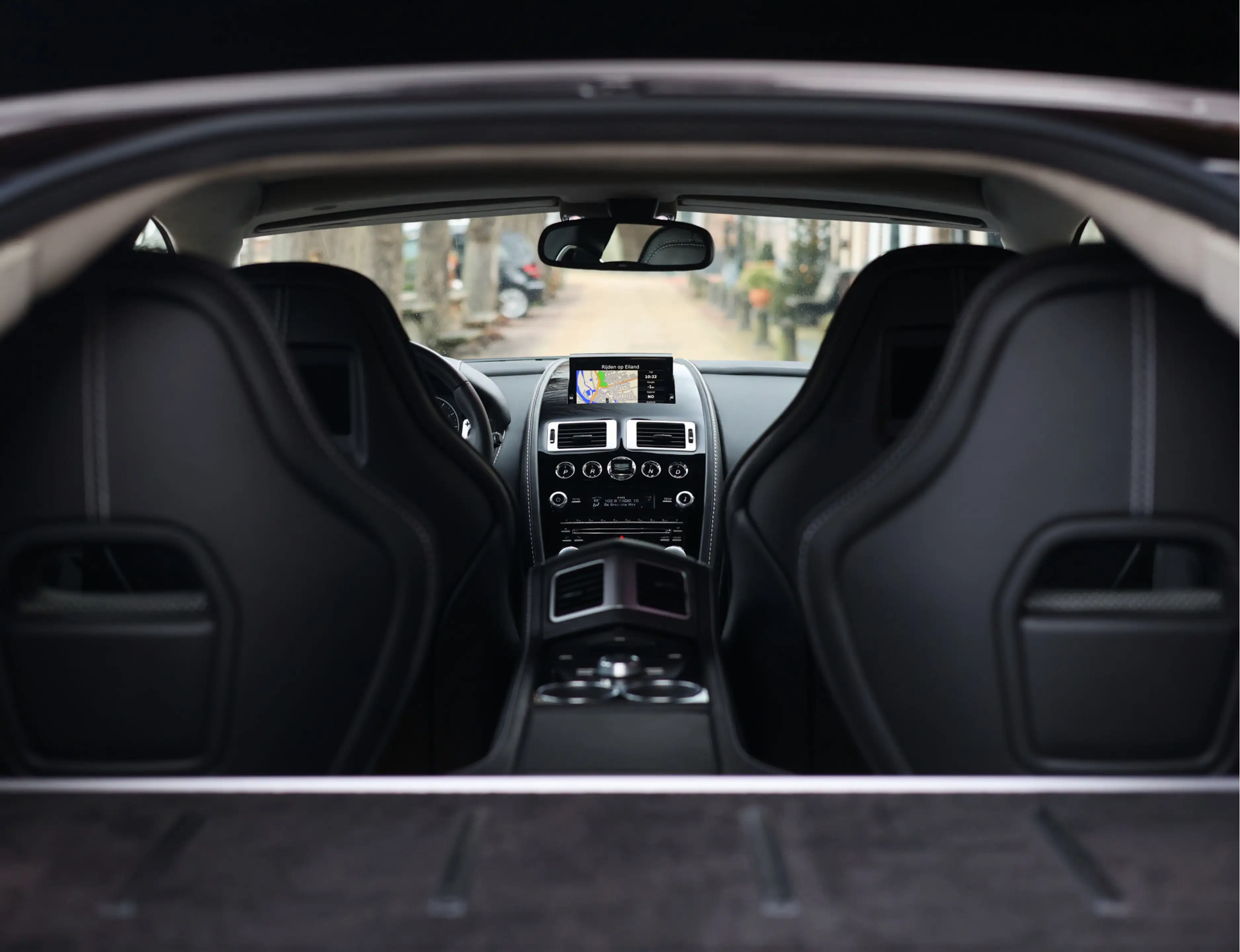Aston Martin Rapide 6.0 V12 S | Marron Black - Collectable — photo 36