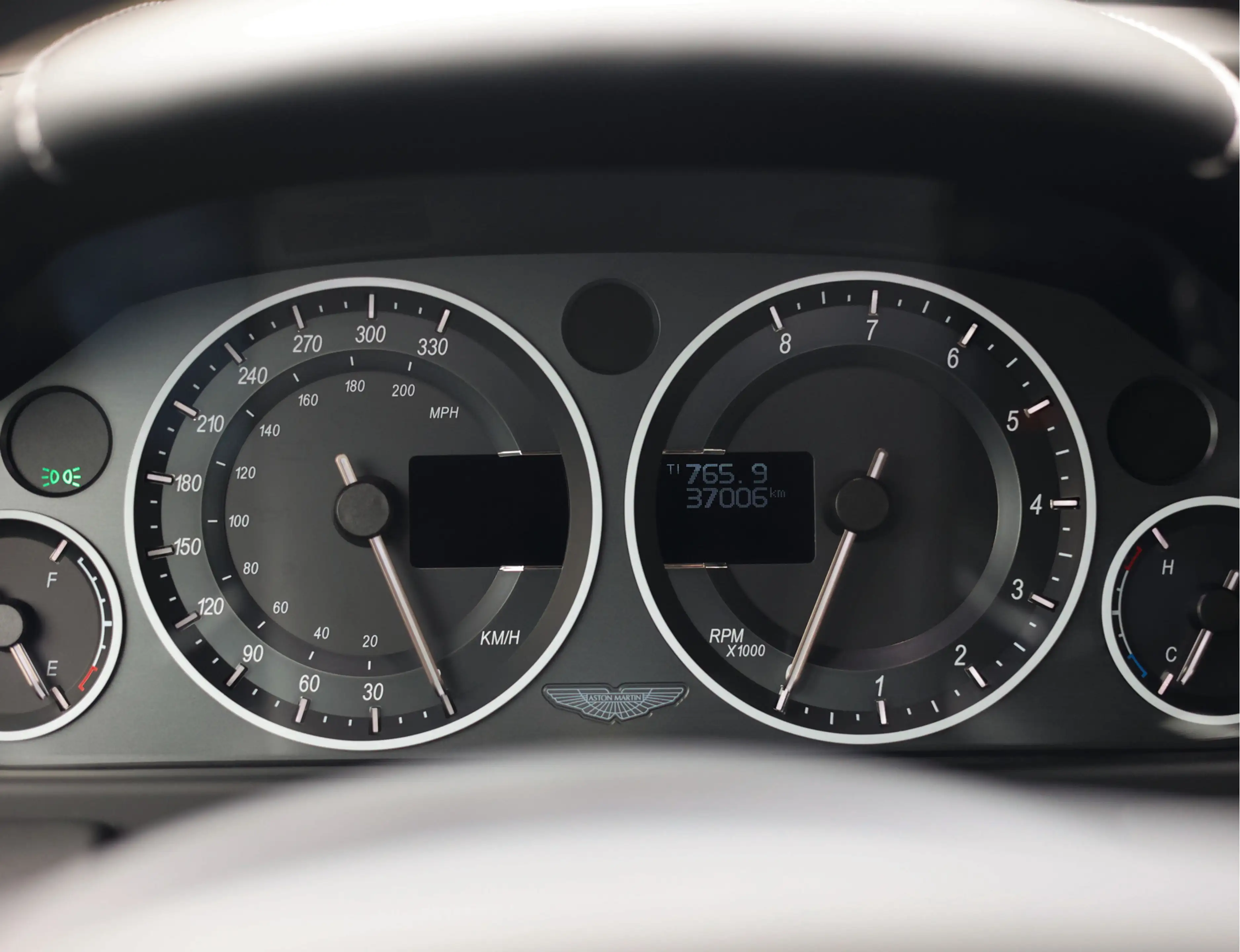 Aston Martin Rapide 6.0 V12 S | Marron Black - Collectable — photo 47
