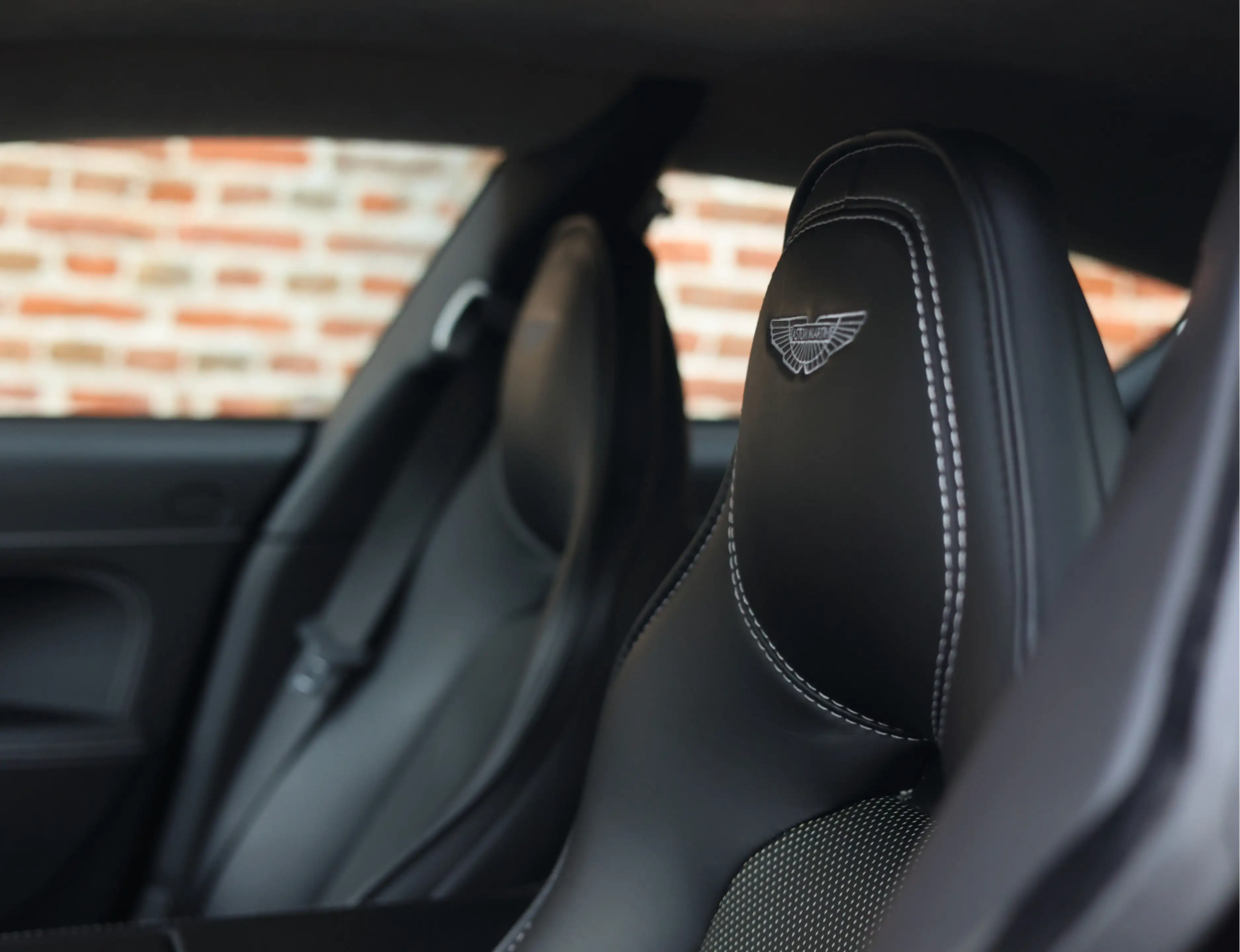 Aston Martin Rapide 6.0 V12 S | Marron Black - Collectable — photo 27