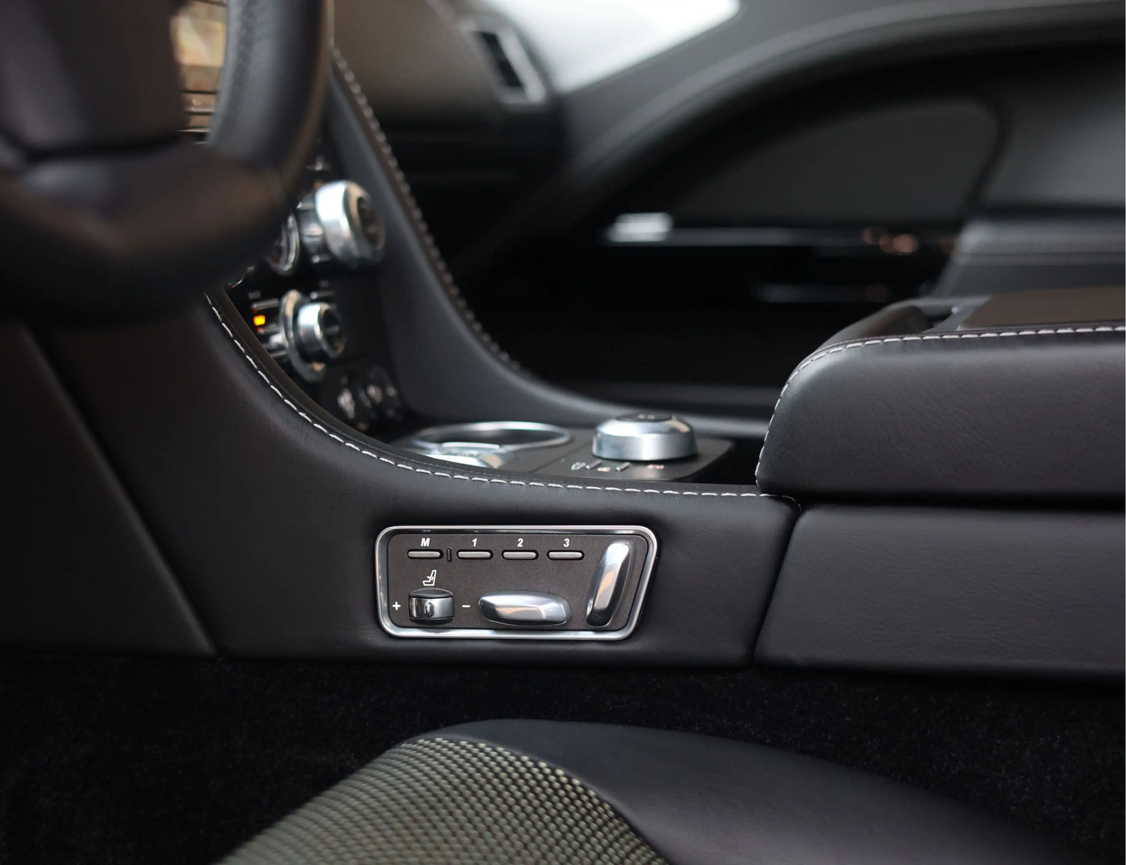 Aston Martin Rapide 6.0 V12 S | Marron Black - Collectable — photo 28