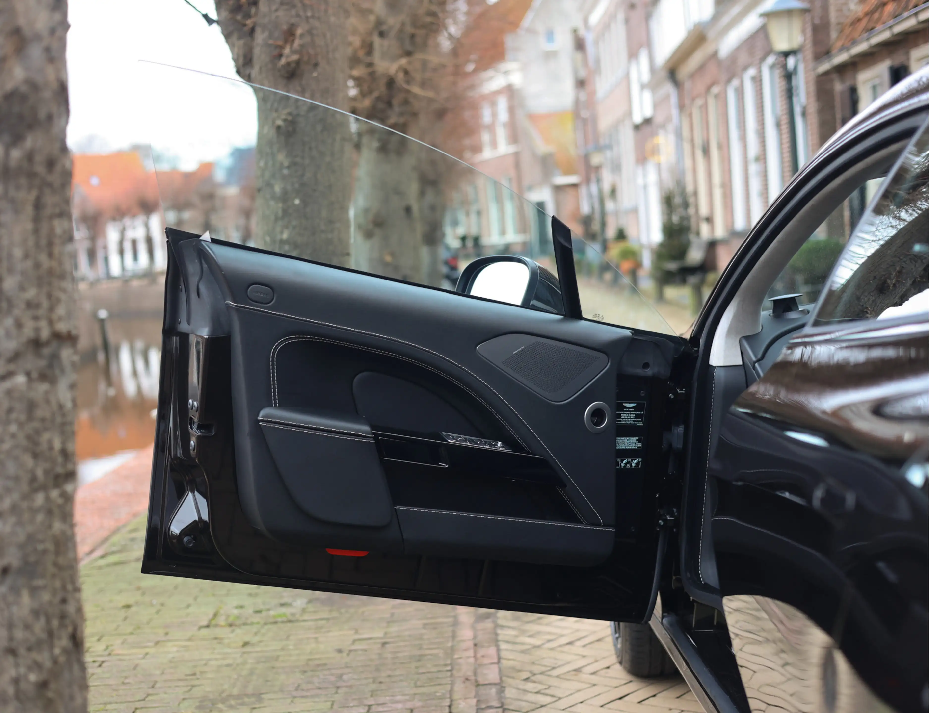 Aston Martin Rapide 6.0 V12 S | Marron Black - Collectable — photo 23