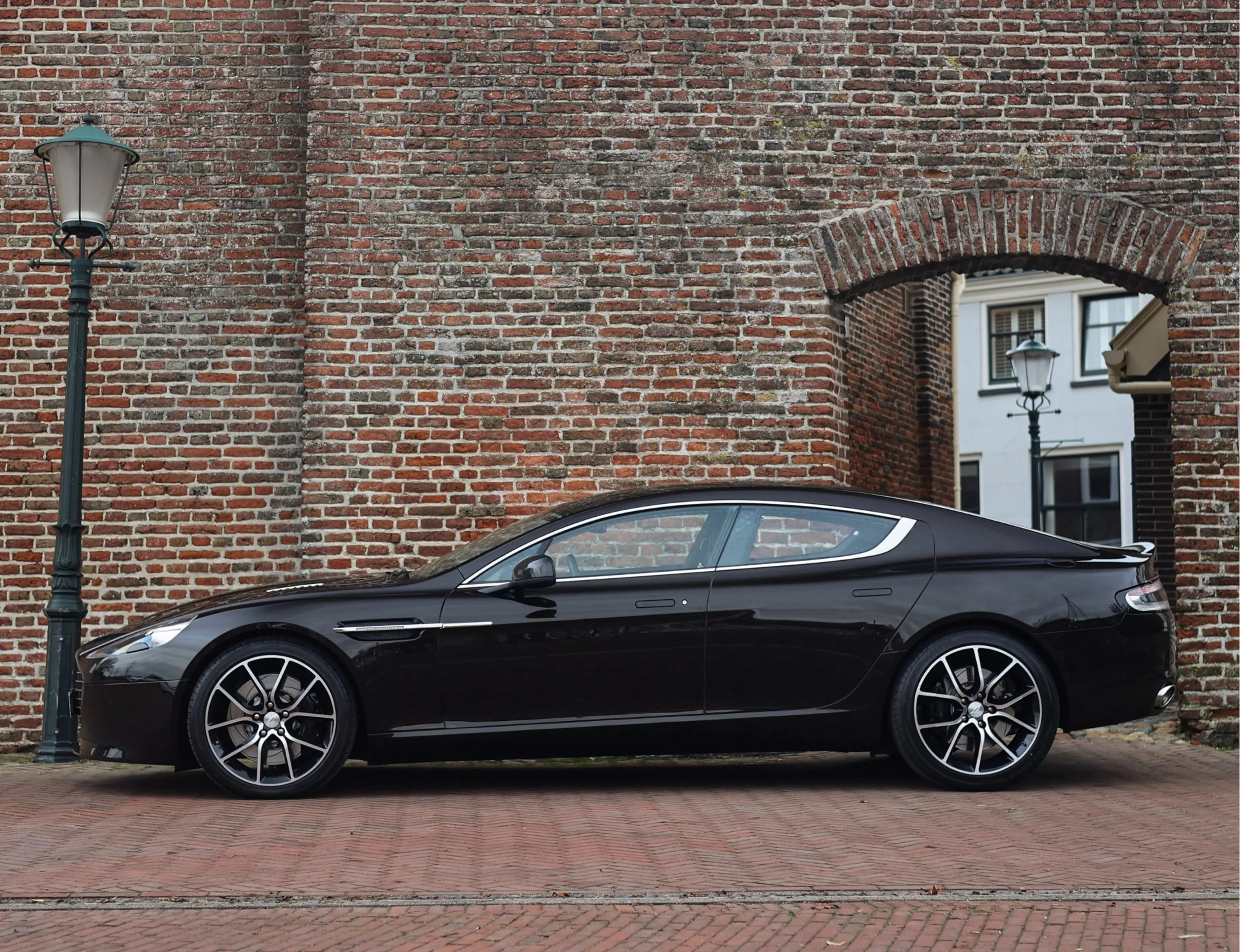 Aston Martin Rapide 6.0 V12 S | Marron Black - Collectable — photo 21
