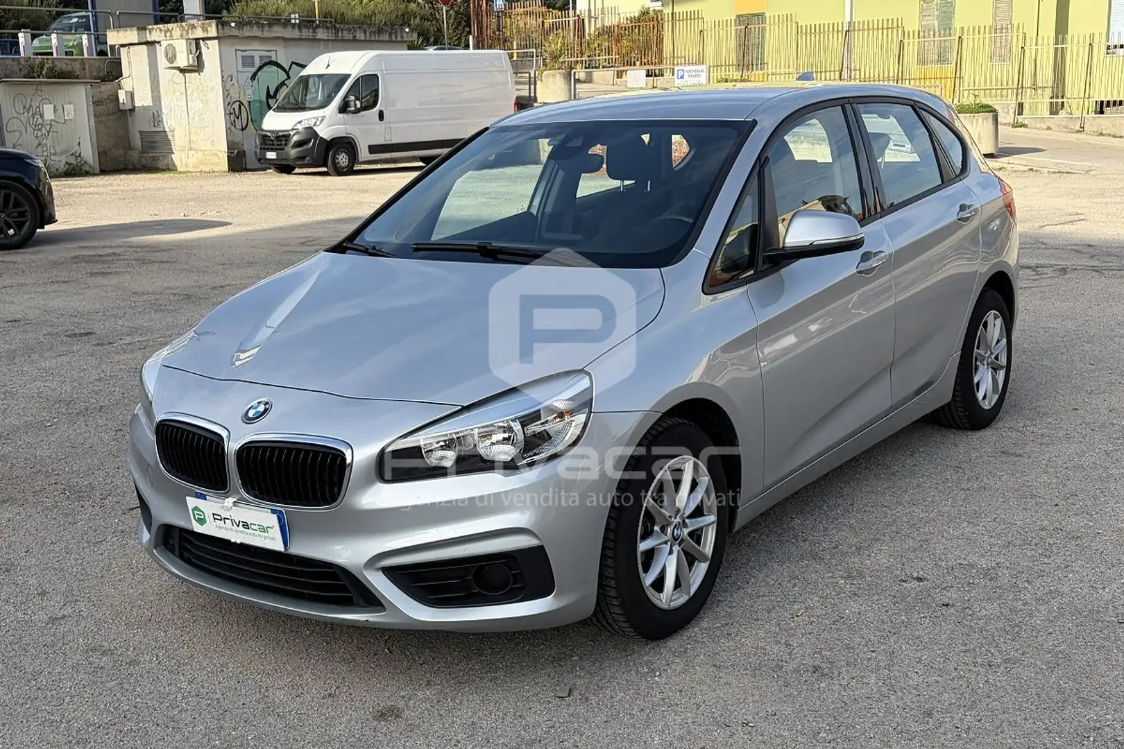 BMW 216 216d Active Tourer Plateado - 1