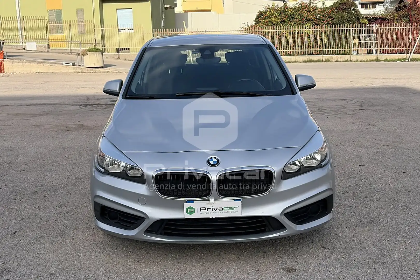 BMW 216 216d Active Tourer Plateado - 2