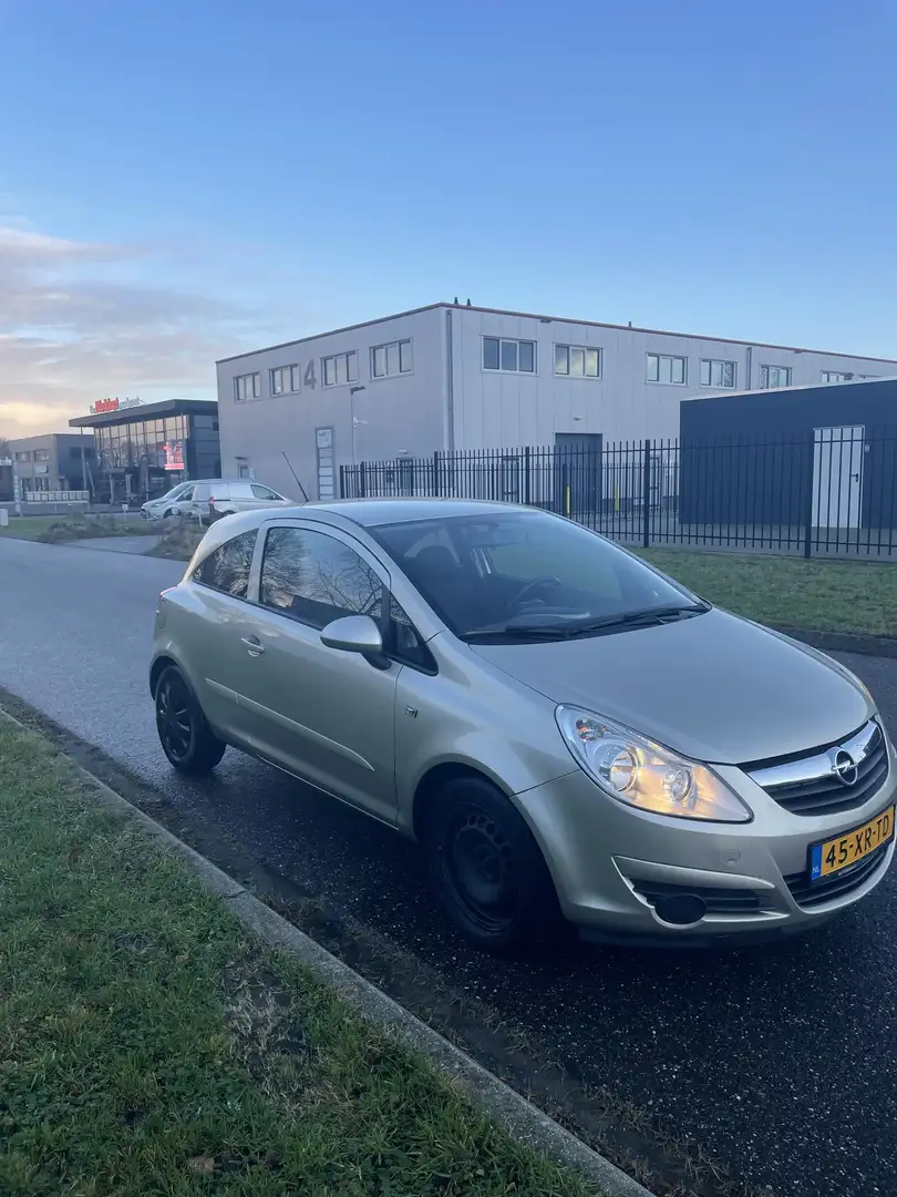 Opel Corsa 1.2-16V Enjoy Beige - 1