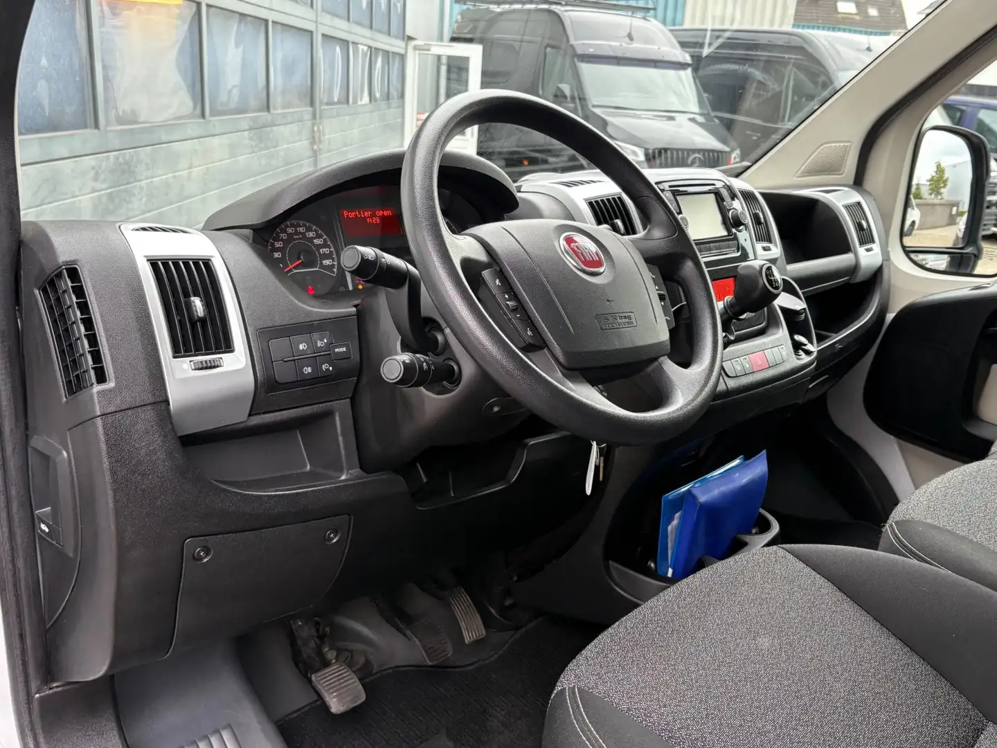 Fiat Ducato 30 2.3 MultiJet 131pk L1H1 Navi Clima Cruise 3-per Wit - 2