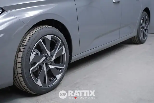 Peugeot 308 view 4