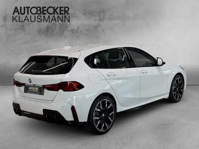 BMW 1 Series view 2