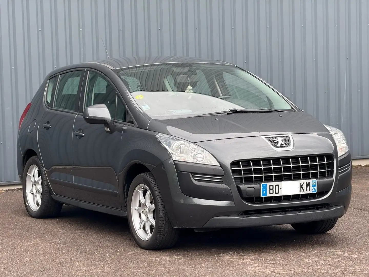 Peugeot 3008 1.6 HDi 112ch FAP Business Pack Grey - 1