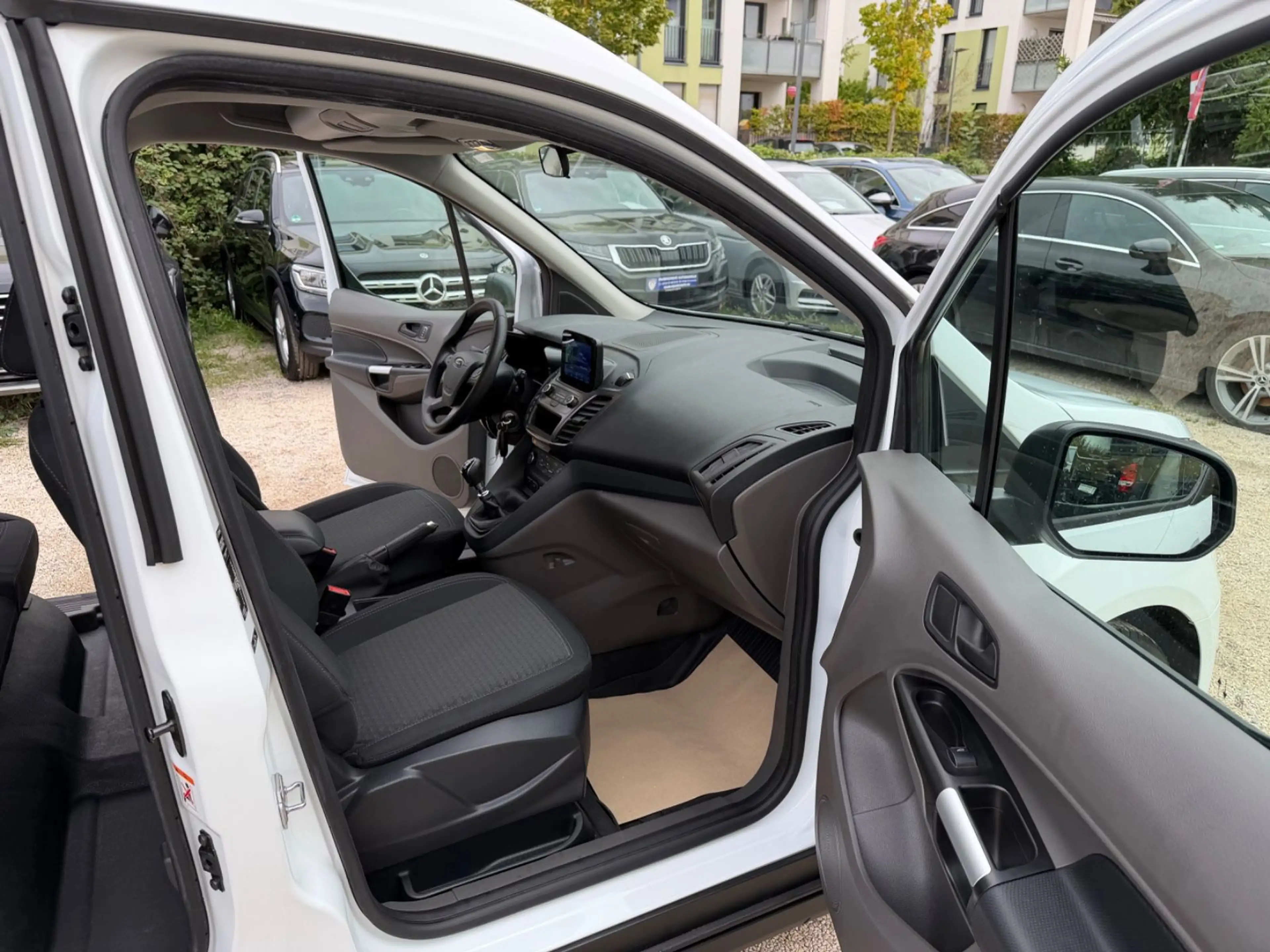 Ford Transit Connect 220 L1 Kamera 5-Sitz 2xSchiebetü — photo 10