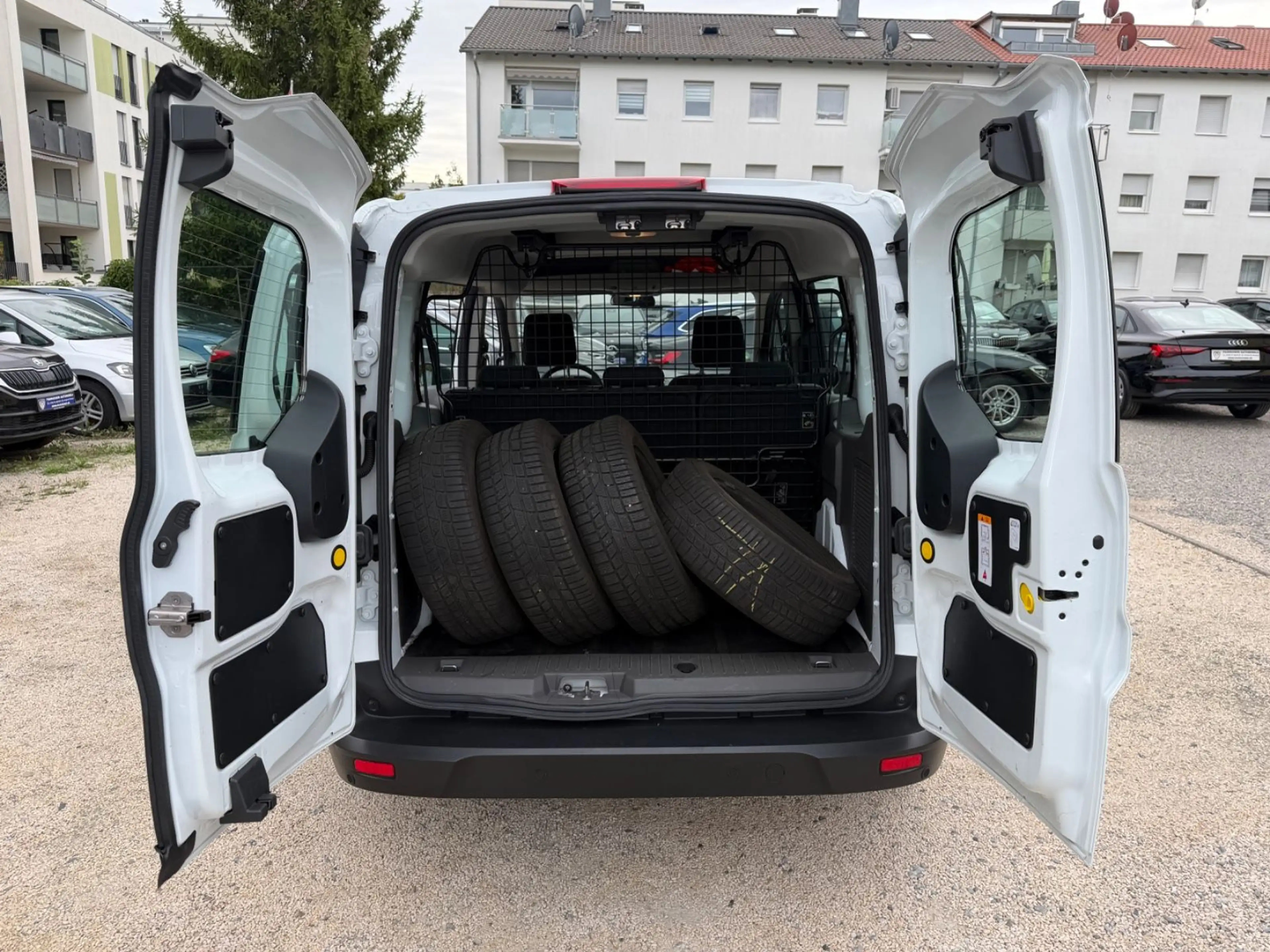 Ford Transit Connect 220 L1 Kamera 5-Sitz 2xSchiebetü — photo 13