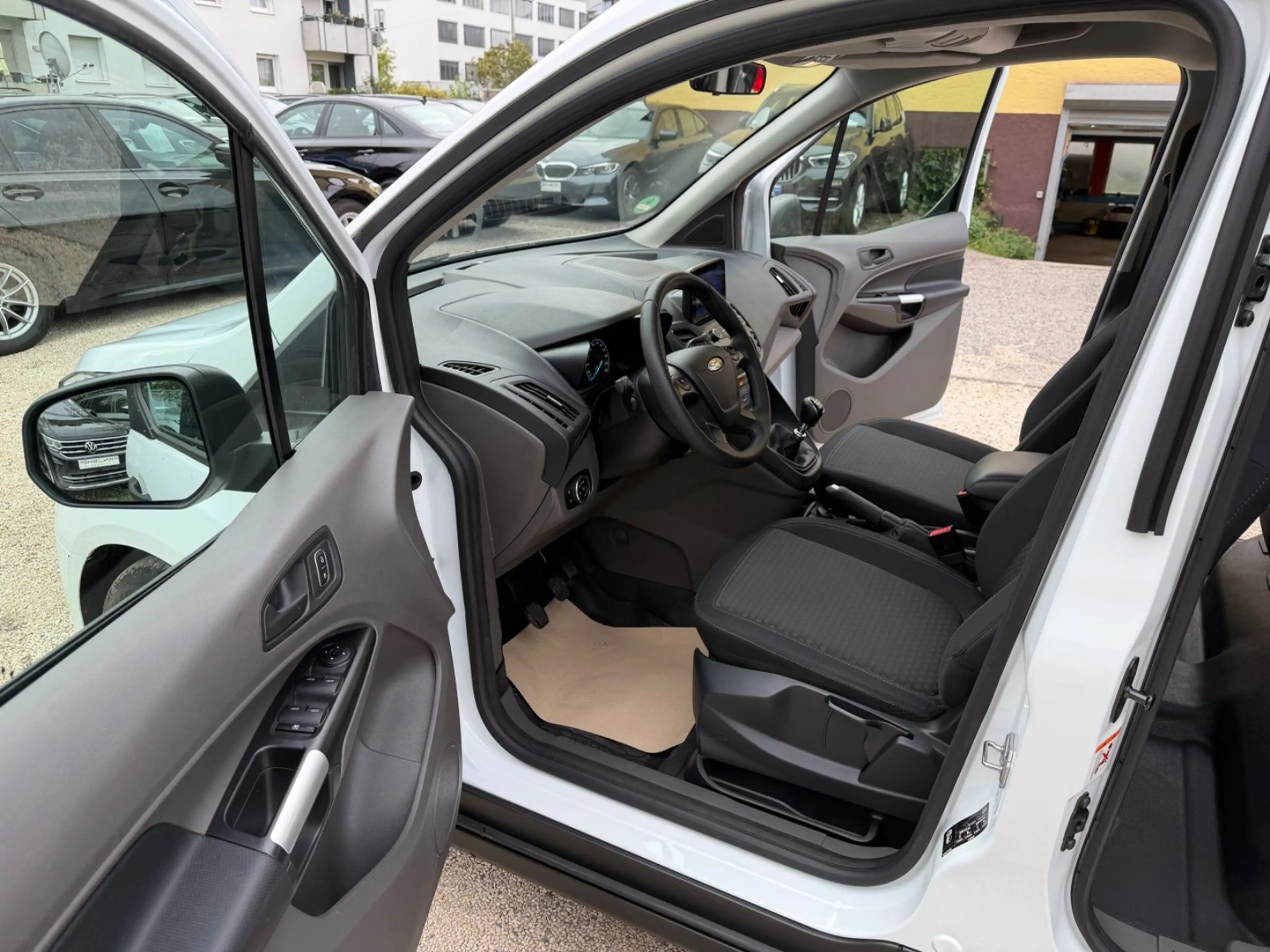 Ford Transit Connect 220 L1 Kamera 5-Sitz 2xSchiebetü — photo 8