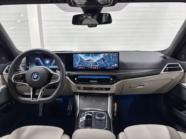 BMW 3 Series view 12
