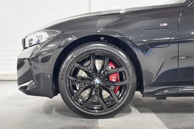 BMW 3 Series view 4