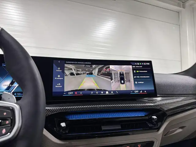 BMW 3 Series view 14