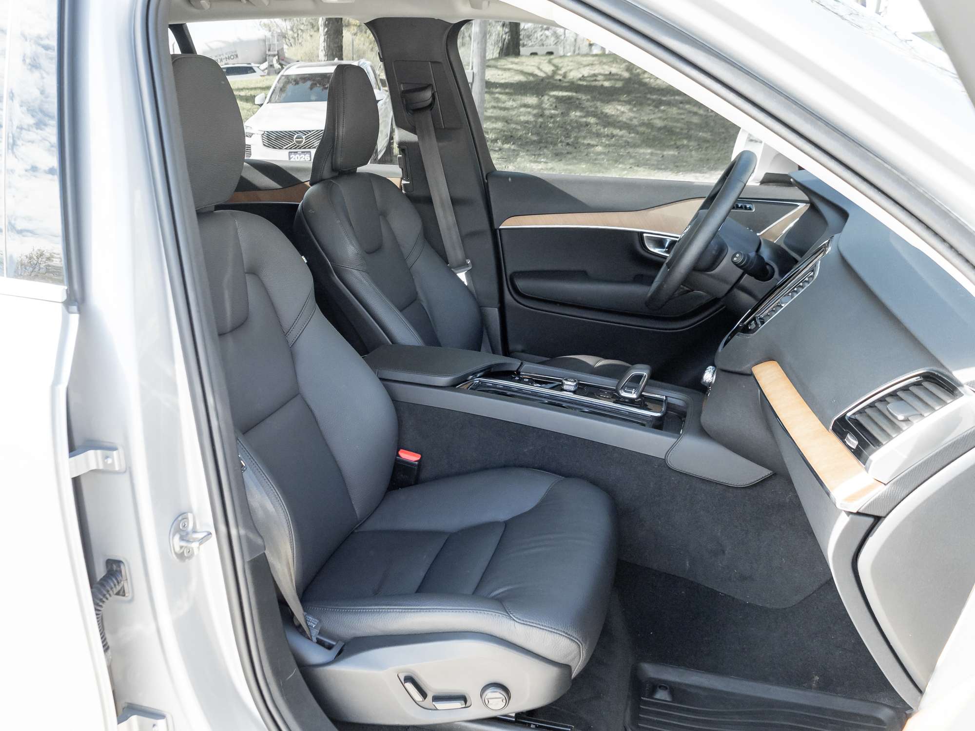 2024 Volvo XC90 B6 AWD PLUS 7-Seater |CPO FINANCE RATE fr 2.99%* thumb 24