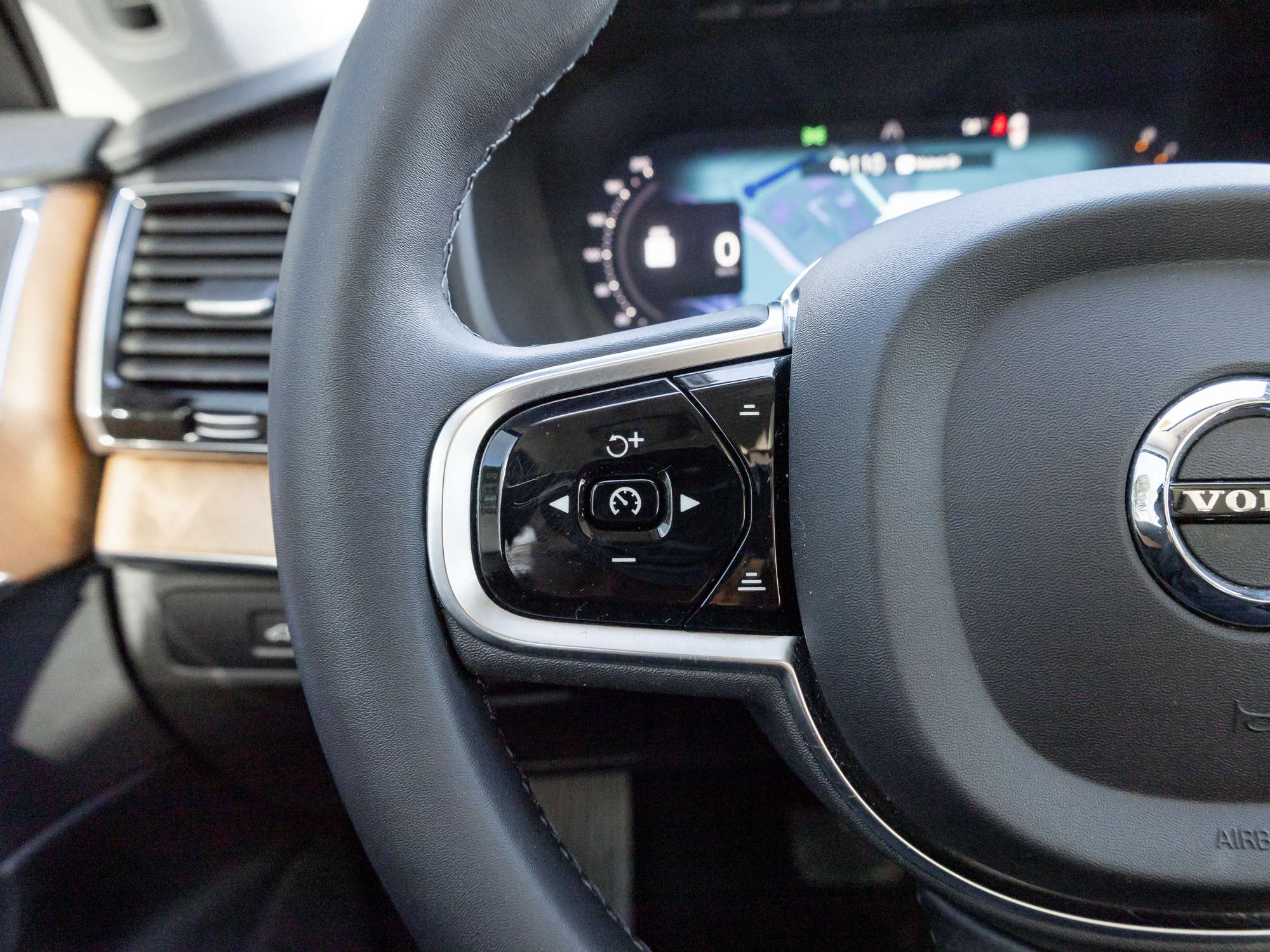 2024 Volvo XC90 B6 AWD PLUS 7-Seater |CPO FINANCE RATE fr 2.99%* thumb 12