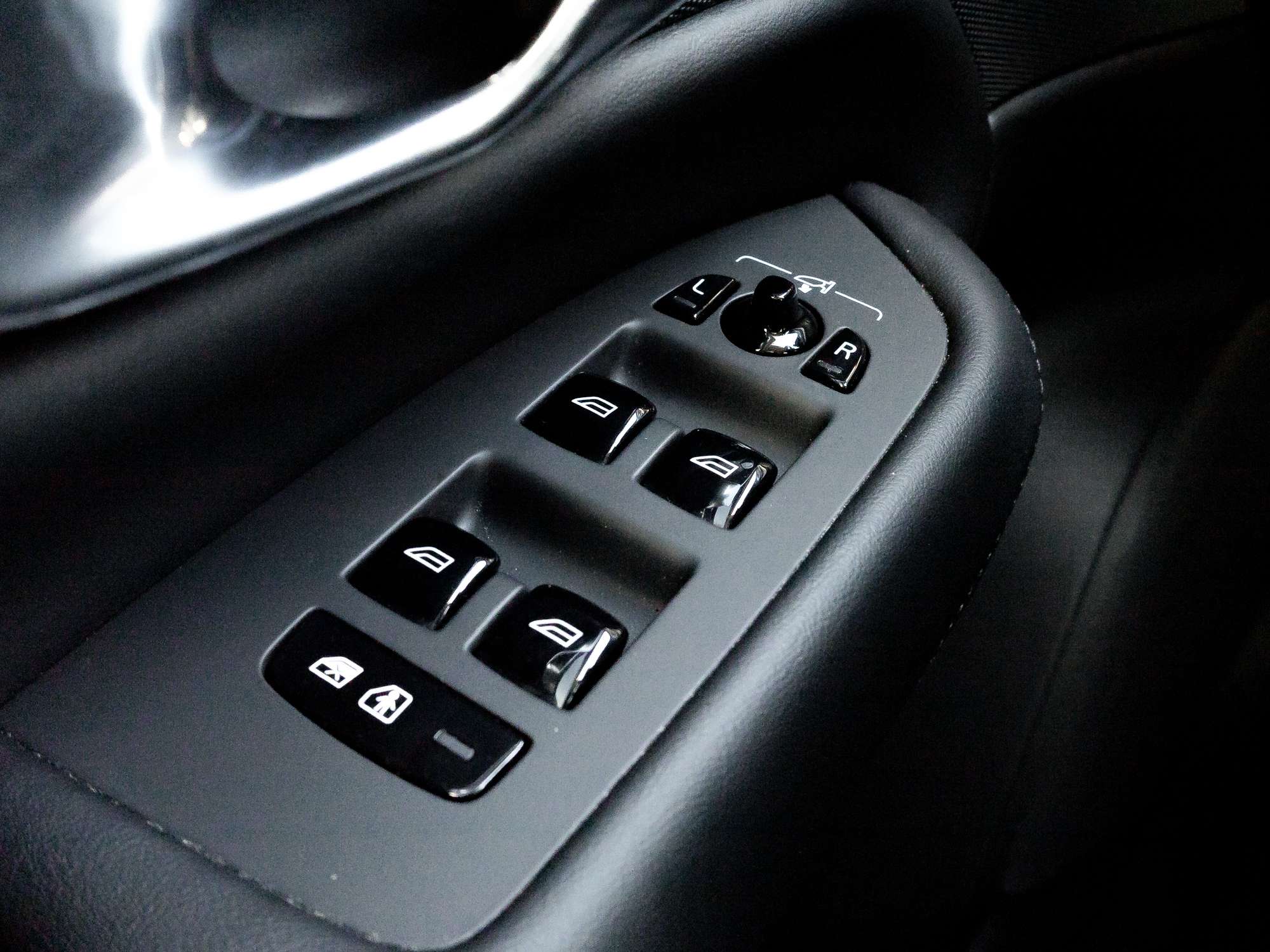 2024 Volvo XC90 B6 AWD PLUS 7-Seater |CPO FINANCE RATE fr 2.99%* thumb 16