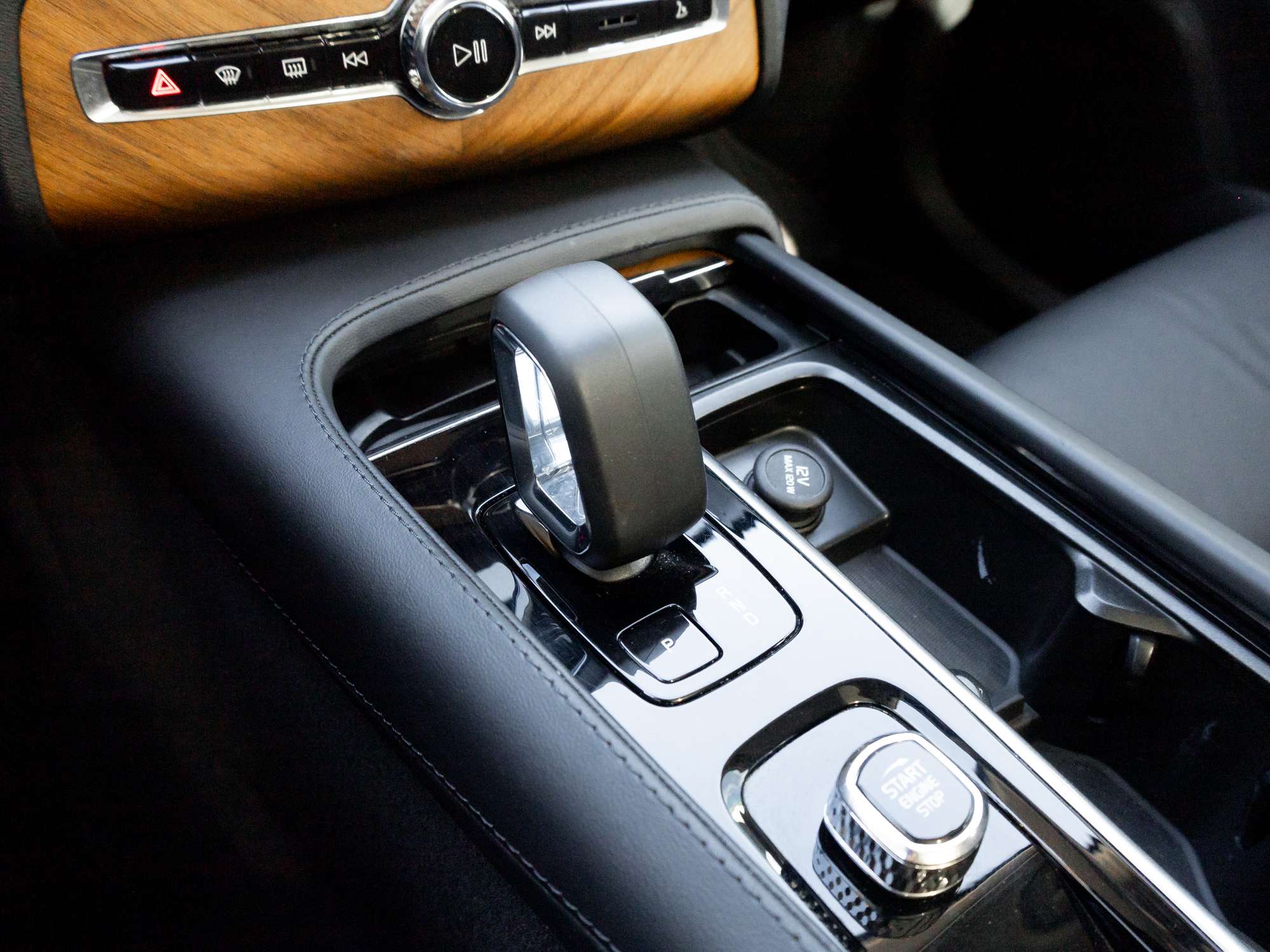 2024 Volvo XC90 B6 AWD PLUS 7-Seater |CPO FINANCE RATE fr 2.99%* thumb 18