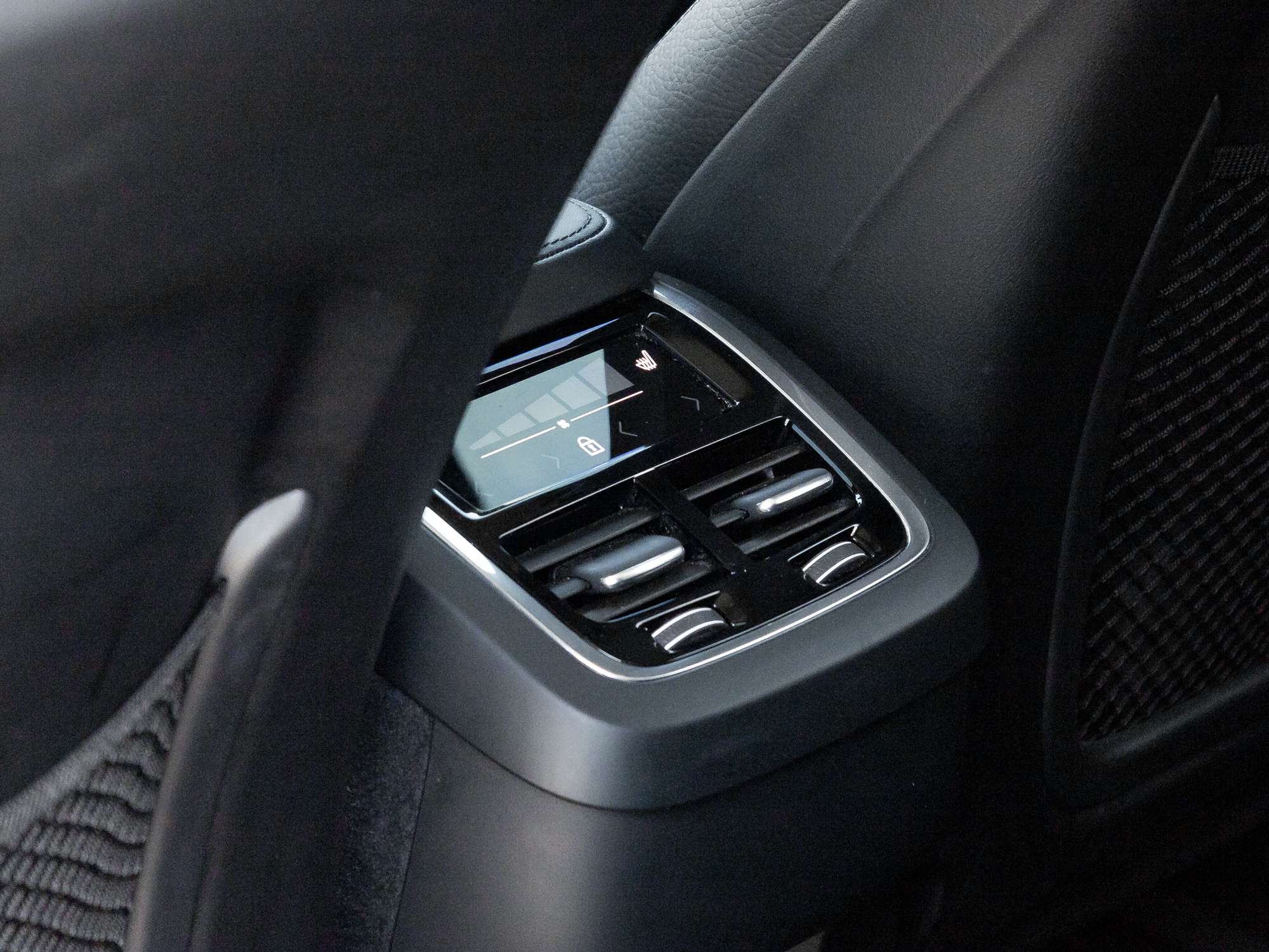 2024 Volvo XC90 B6 AWD PLUS 7-Seater |CPO FINANCE RATE fr 2.99%* thumb 26