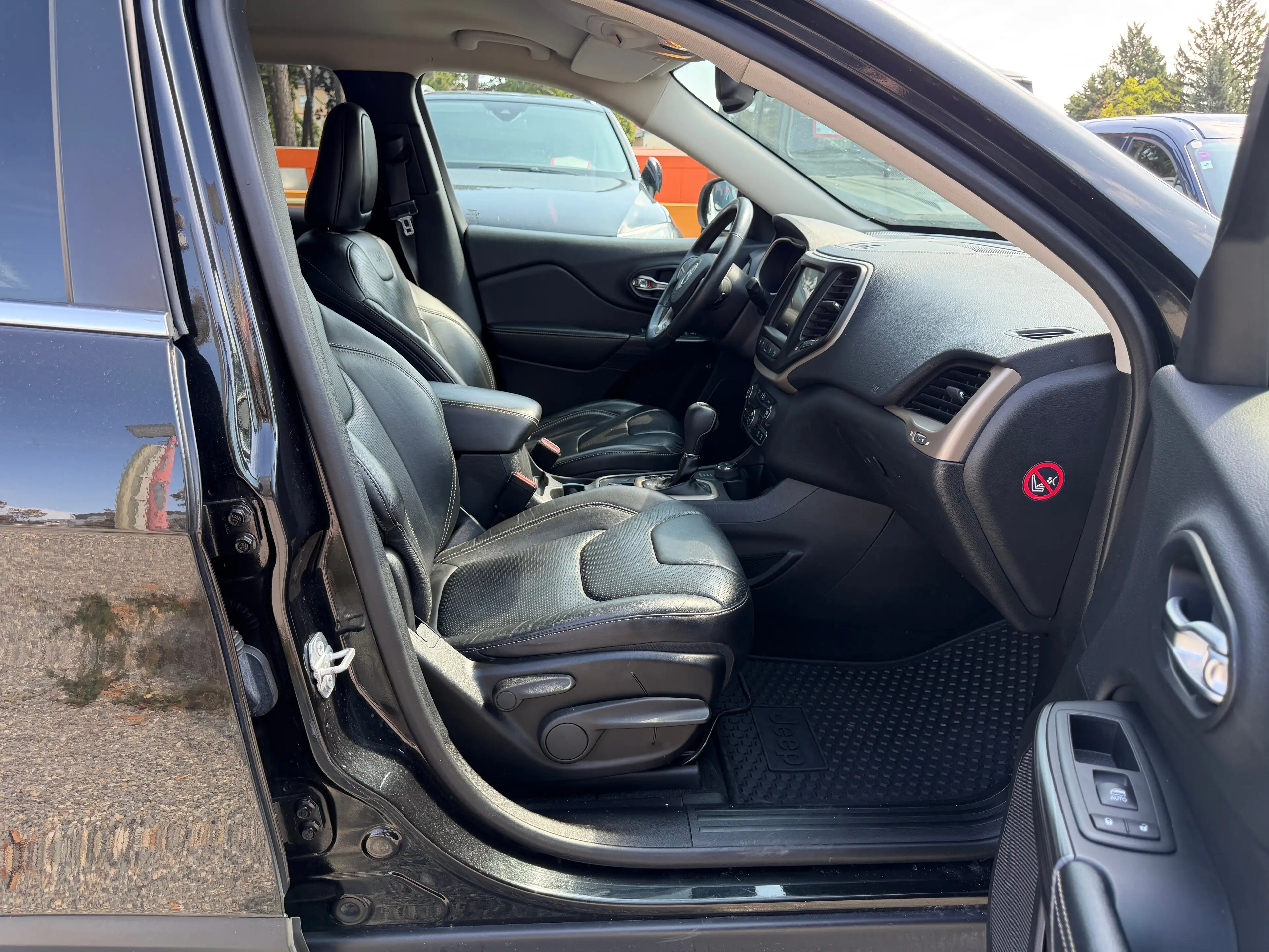 Jeep Cherokee Limited 4WD*Leder*NAVI*Rückfahrkamera*Tempomat* — photo 6