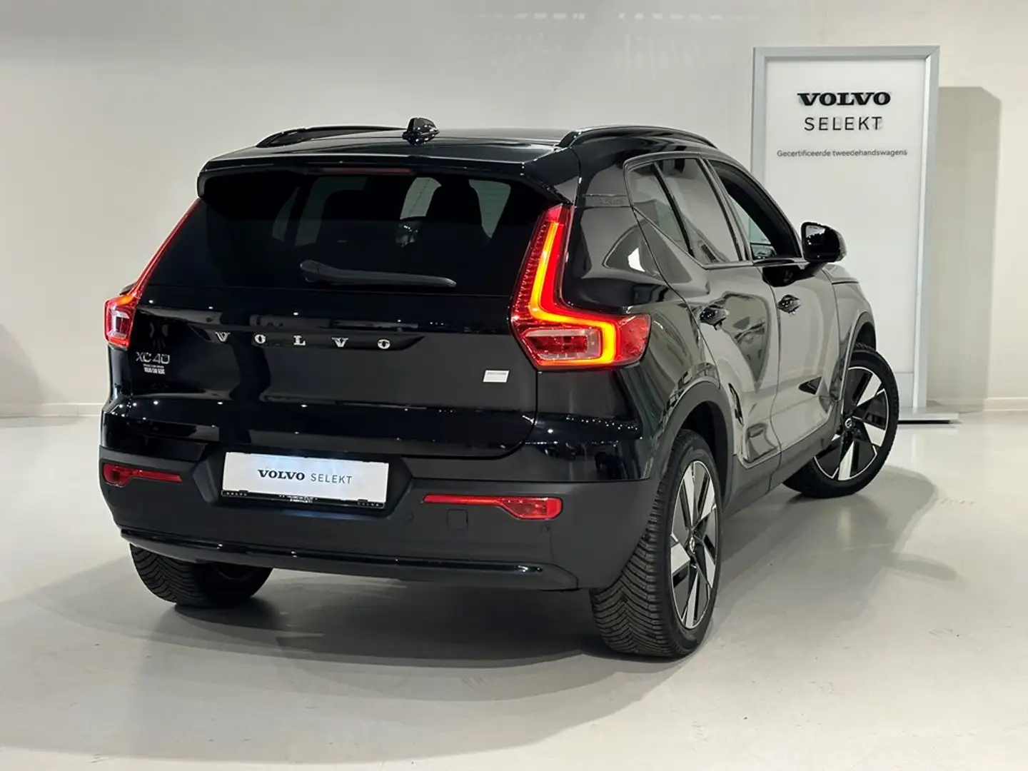 Volvo XC40 Recharge Extended Range Zwart - 2