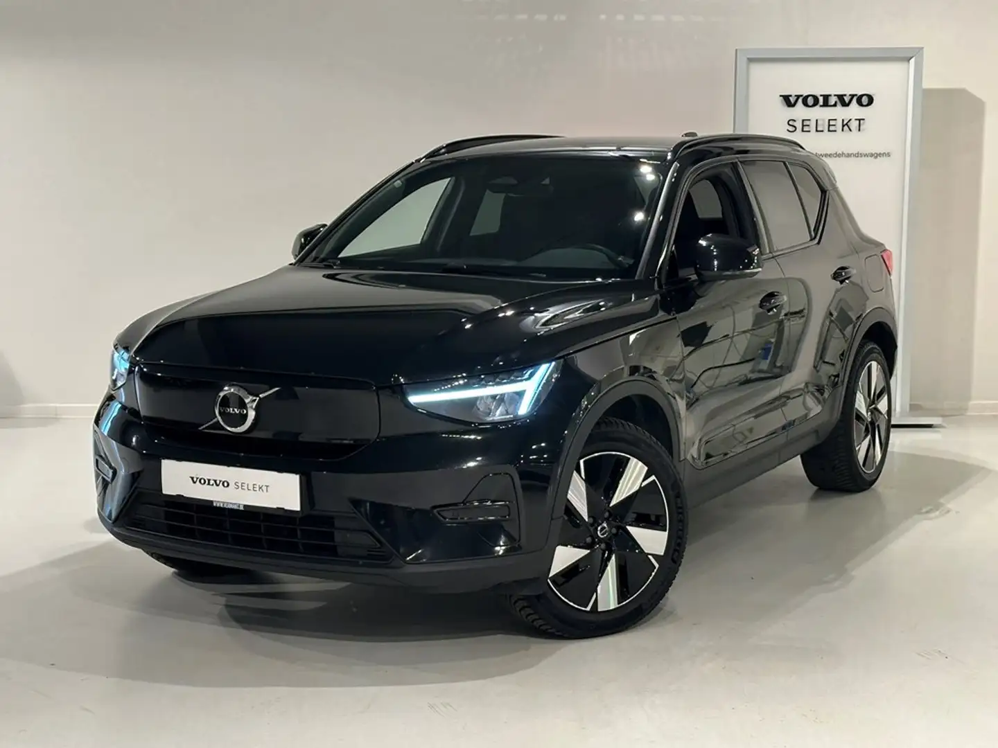 Volvo XC40 Recharge Extended Range Zwart - 1