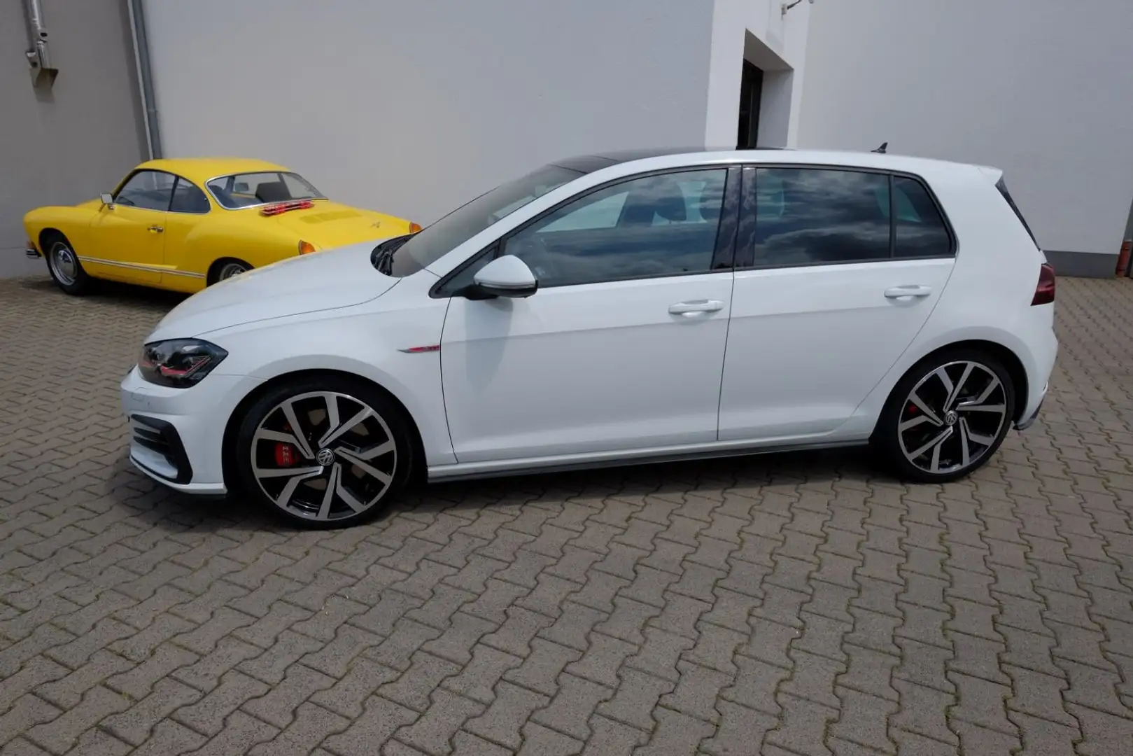 Volkswagen Golf VII 2.0 TSI GTI Performance/ACC/19Zoll/Pano Weiß - 2