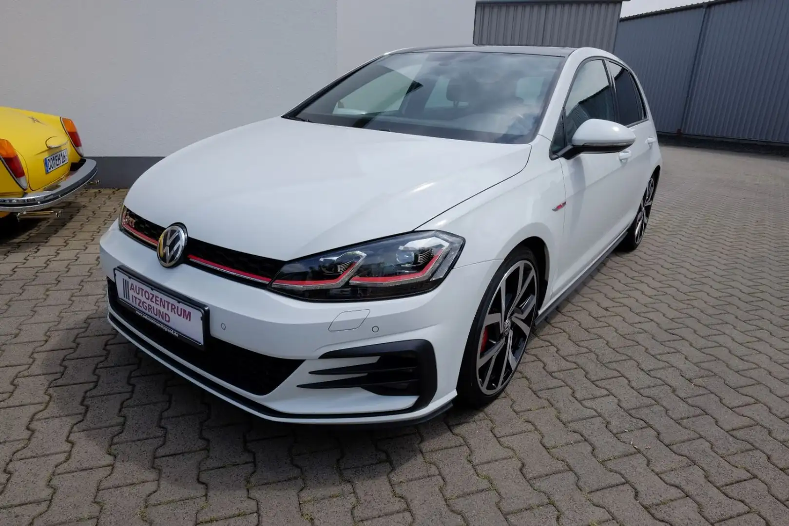 Volkswagen Golf VII 2.0 TSI GTI Performance/ACC/19Zoll/Pano Weiß - 1
