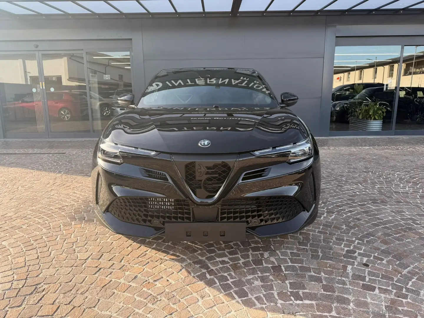 Alfa Romeo Junior 1.2 145 CV Hybrid eDCT6 Speciale Schwarz - 2