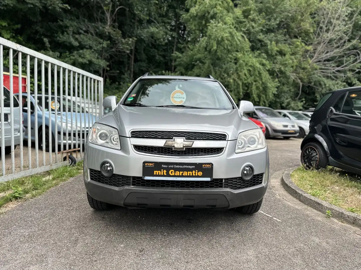 Chevrolet Captiva 2.4 LS 2WD*Tüv Neu*1 Hand*Top*Gepflegt* Grau - 1
