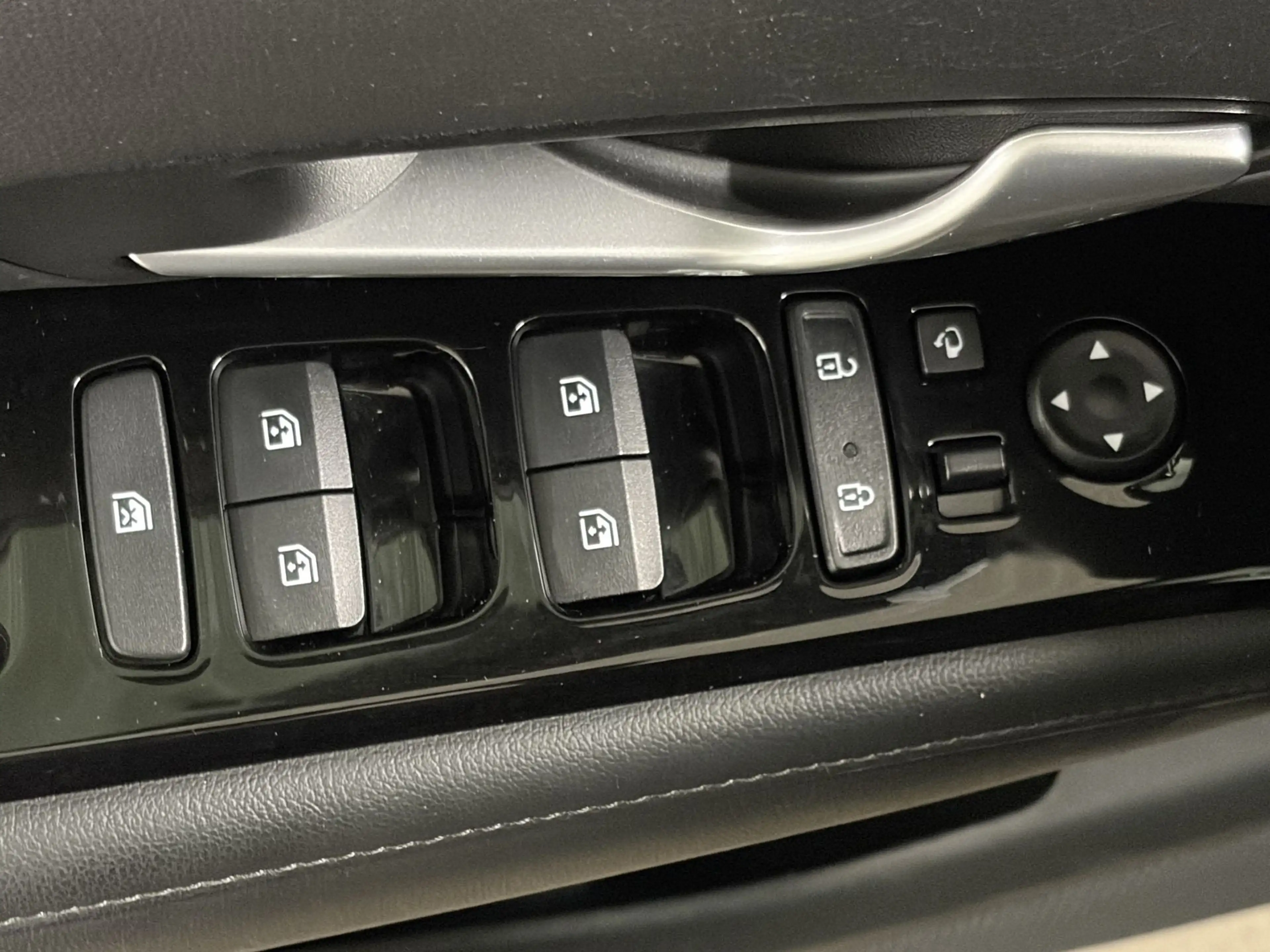 Hyundai TUCSON 1.6 T-GDi Shine HEV AT — photo 20