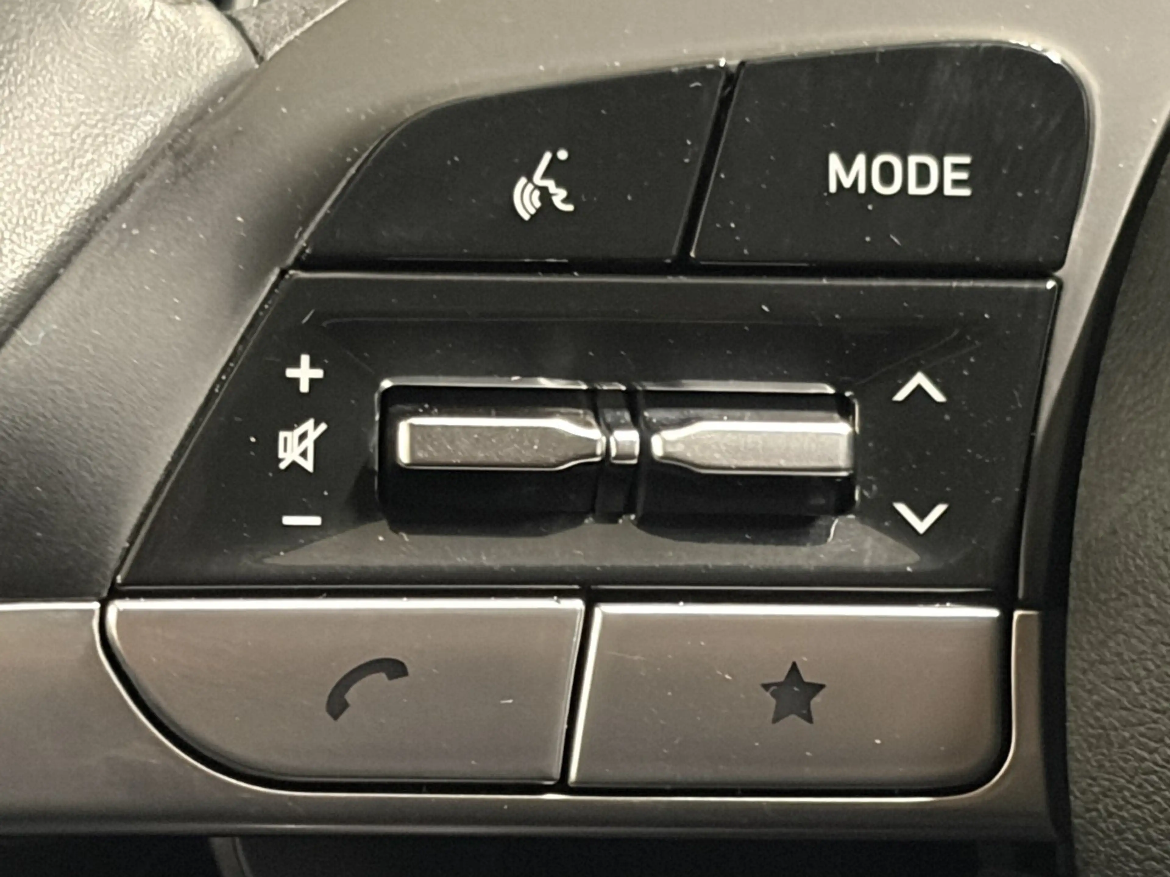 Hyundai TUCSON 1.6 T-GDi Shine HEV AT — photo 26