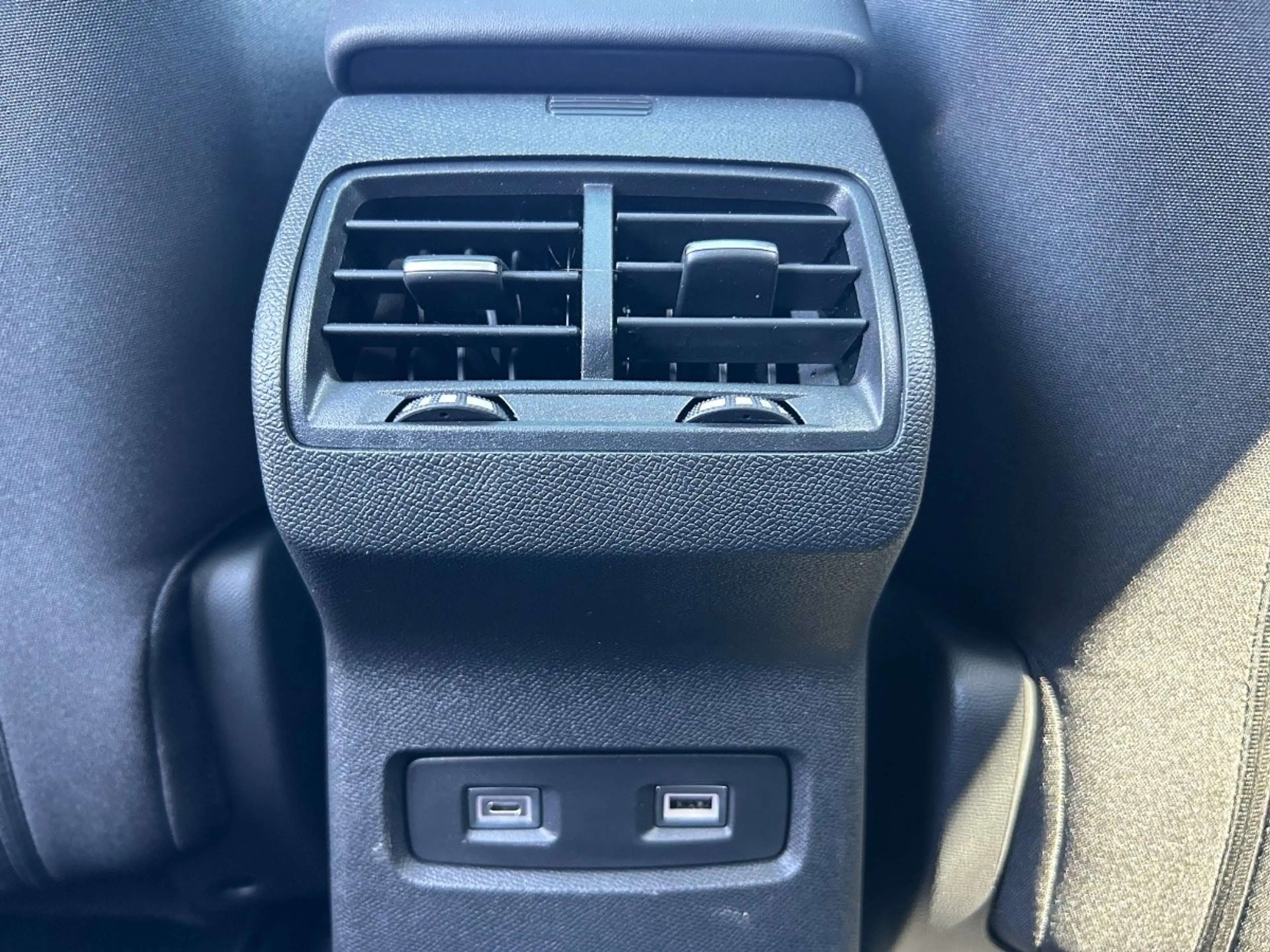 Citroen C4 X 1.2 PureTech 130 Max LED+Navi+2xKlima+Kam. — photo 11
