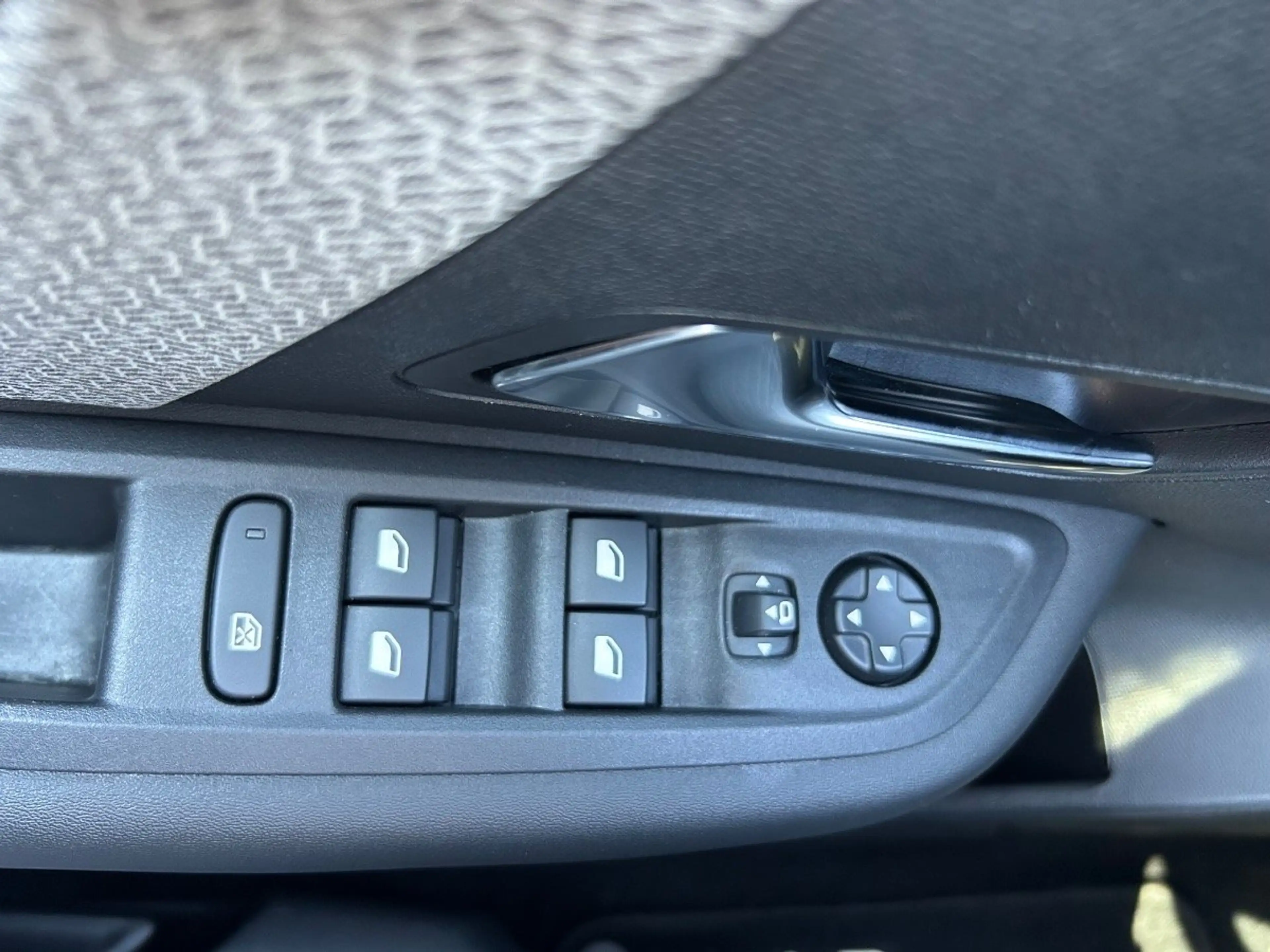 Citroen C4 X 1.2 PureTech 130 Max LED+Navi+2xKlima+Kam. — photo 15